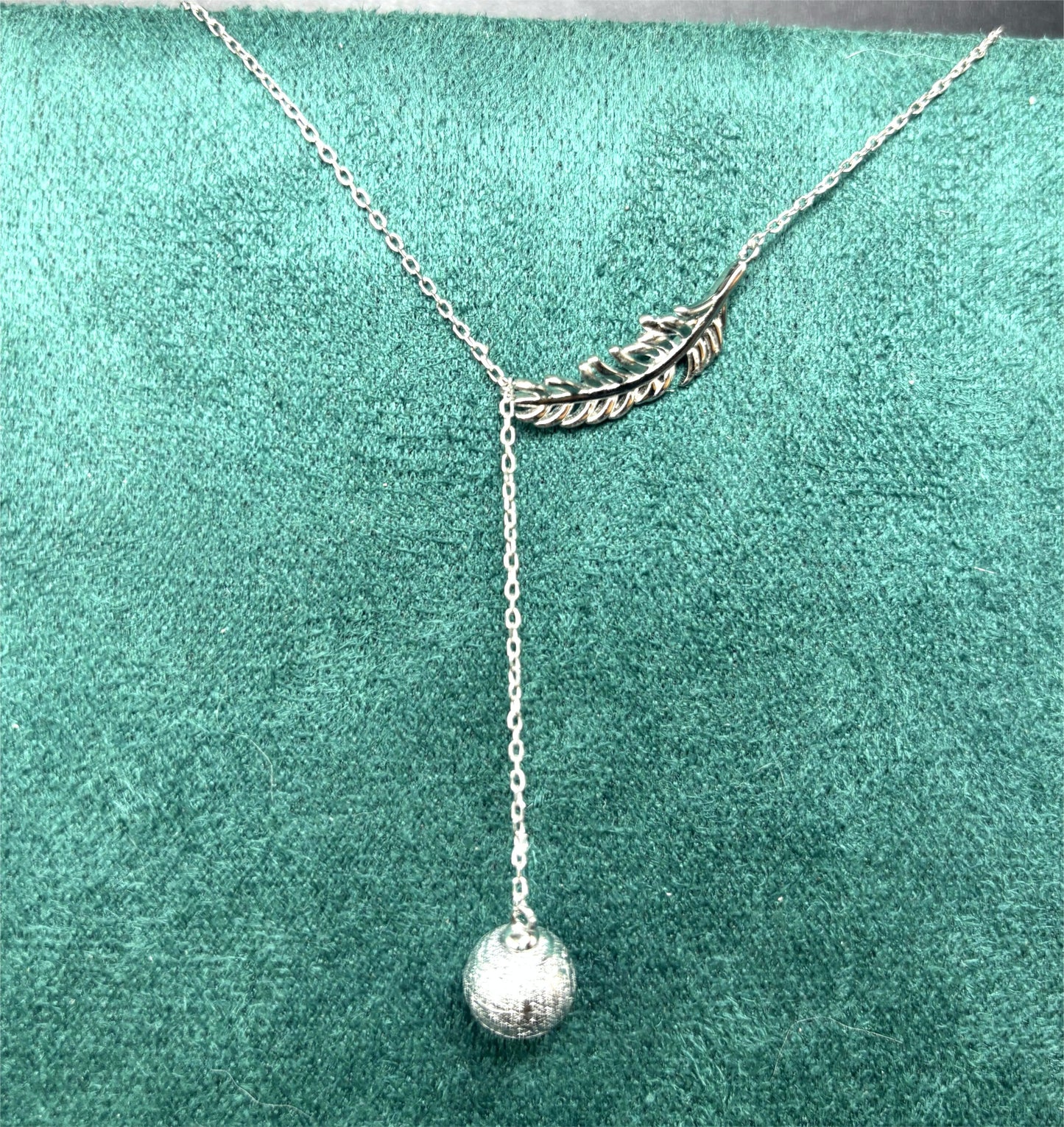 Sterling Silver Feather Pendant, Necklace with Authentic Meteorite Bead, Unique Widmanstätten Pattern, Elegant Jewelry, Gift for Her