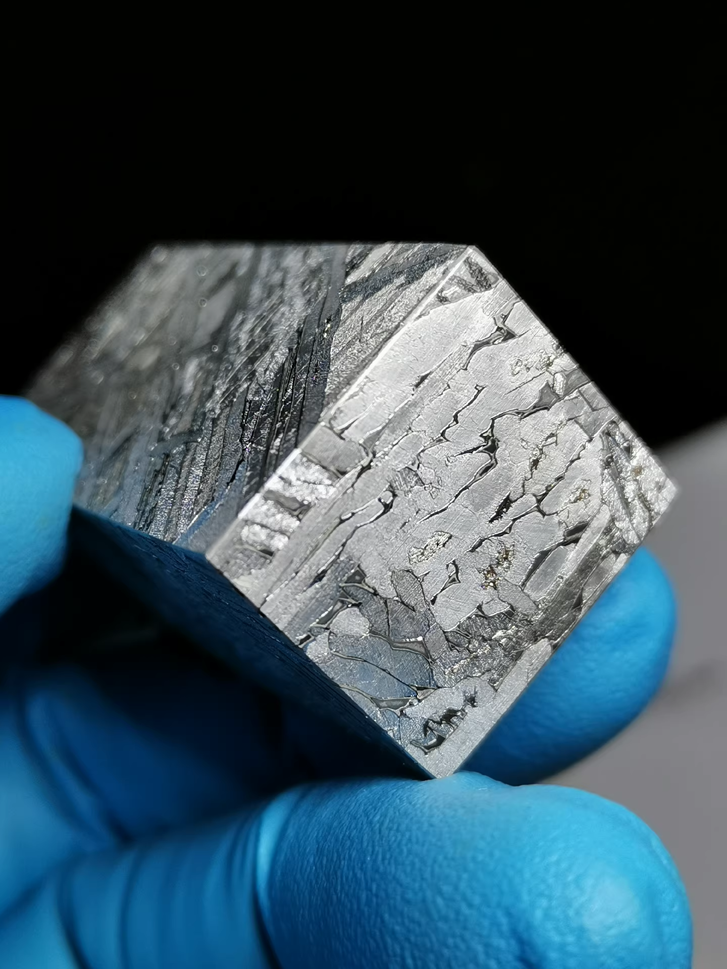 Natural Xizang meteorite/Meteorite Specimen/Meteorite Slice/Space Gift/Meteorite Chip/Meteorite Fragment/Perfect Widmanstätten