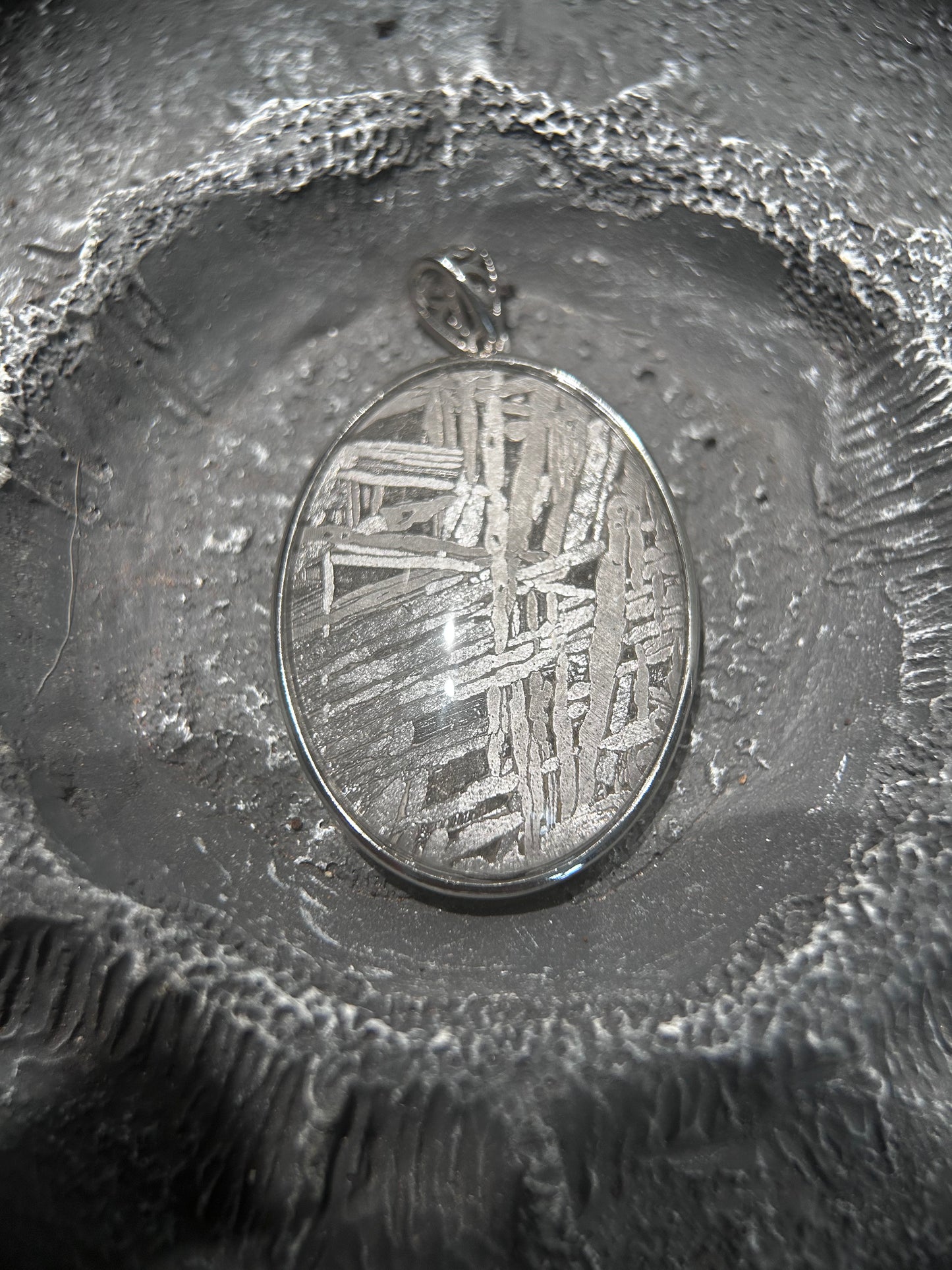 Iron meteorite Natural meteorite carving oval-shaped pendant! Rare Widmanstanden Pattern Meteorite Pendant Necklace
