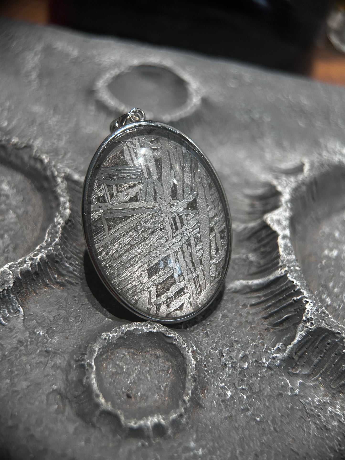 Iron meteorite Natural meteorite carving oval-shaped pendant! Rare Widmanstanden Pattern Meteorite Pendant Necklace