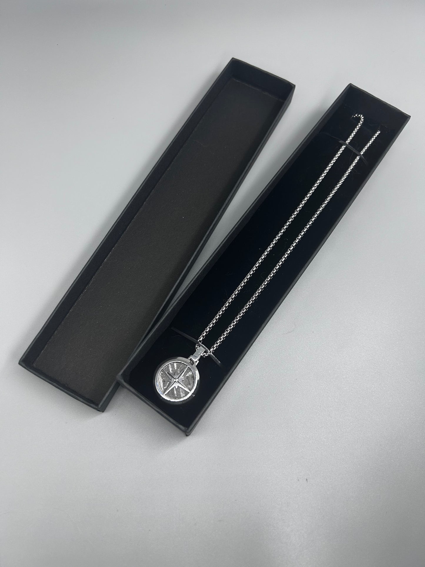 Iron meteorite Necklace pendant,Widmanstätten Pattern,30*22*3.5mm,Handcrafted Space iron Necklace,Unique Celestial Gift,Compass Pendant