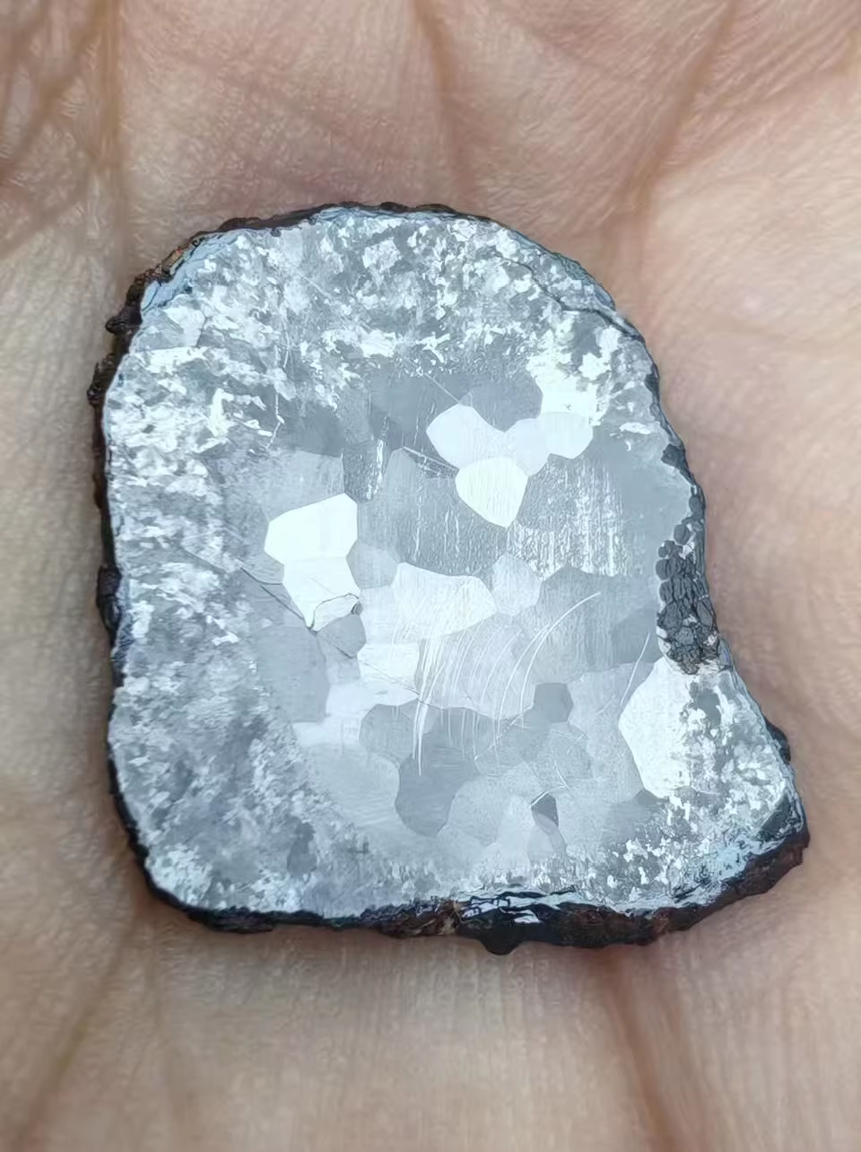 Tindouf 007 (Ding Doufu 007) Iron Meteorite 2.1g – Matched Pair Cut – Ultra-Rare IAB‑complex Recrystallized Iron – Algeria 2020 Discovery