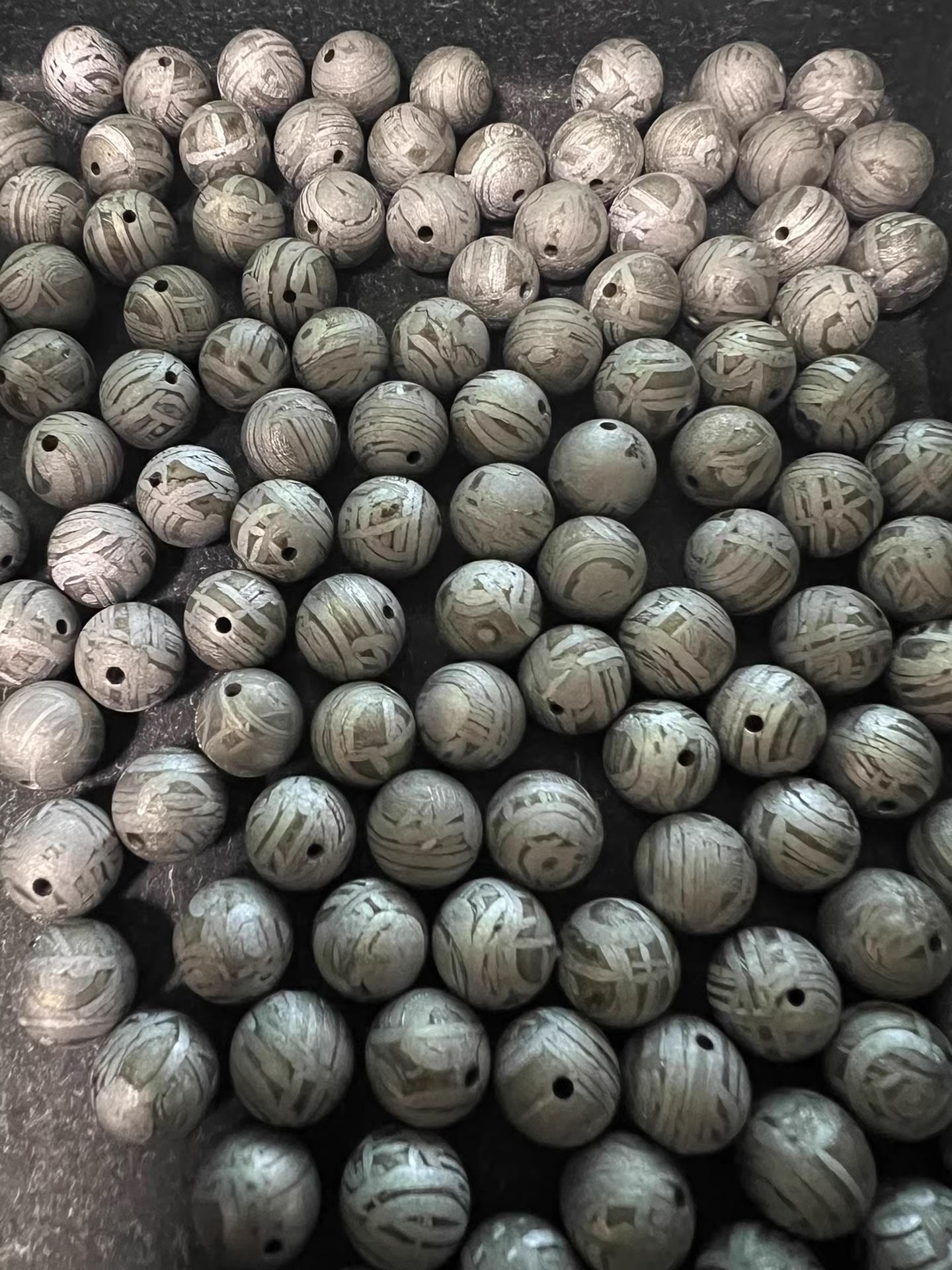 Iron meteorite Bead/Meteorite Specimen/Meteorite Ball/Meteorite Stone/Crystal Meteorite/Meteorite Chips/Meteorite Fragment