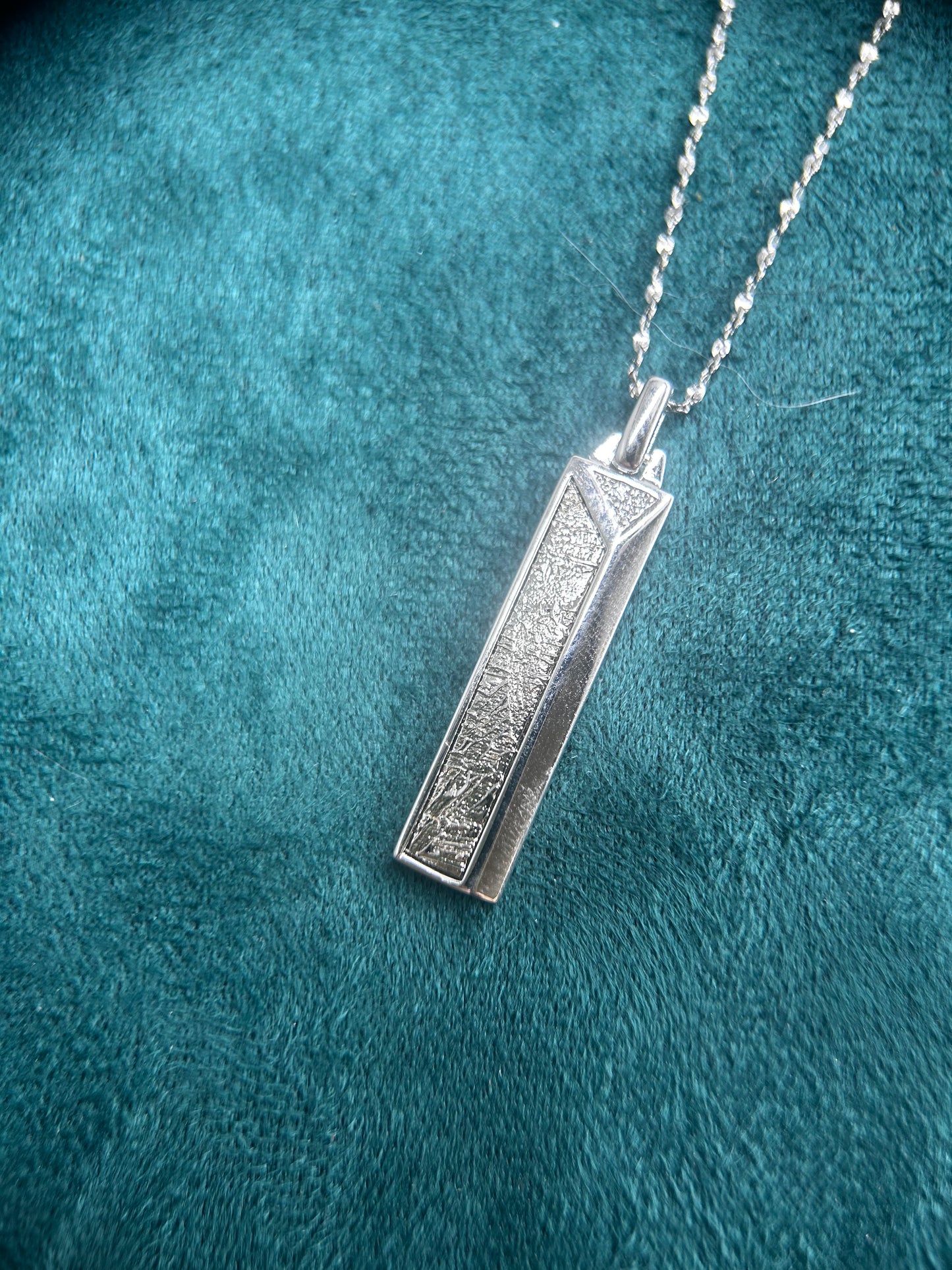 Iron meteorite Necklace pendant,Widmanstätten Pattern,40*8.4*2.6mm,Handcrafted Space iron Necklace,Unique Celestial Gift.