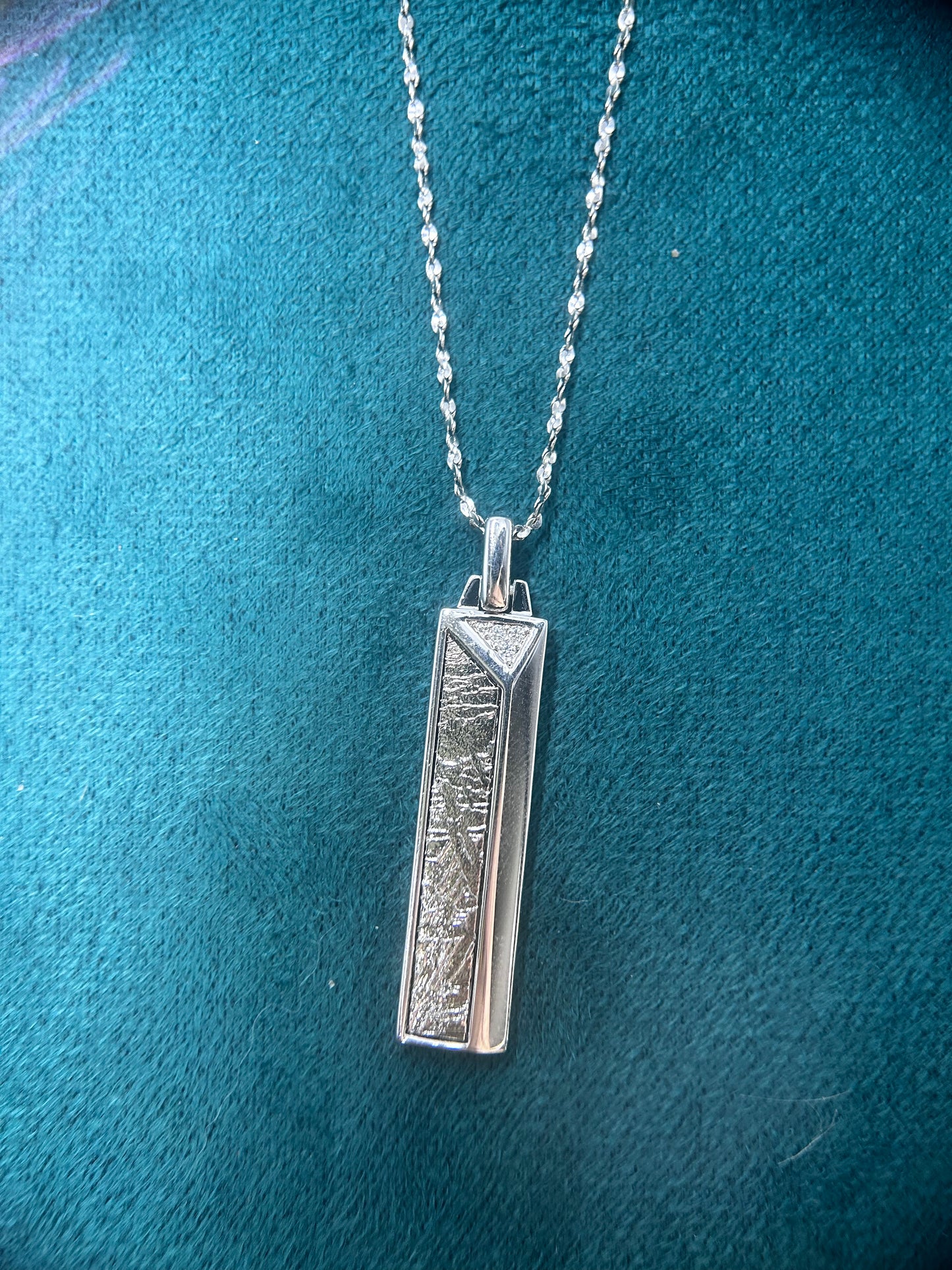 Iron meteorite Necklace pendant,Widmanstätten Pattern,40*8.4*2.6mm,Handcrafted Space iron Necklace,Unique Celestial Gift.