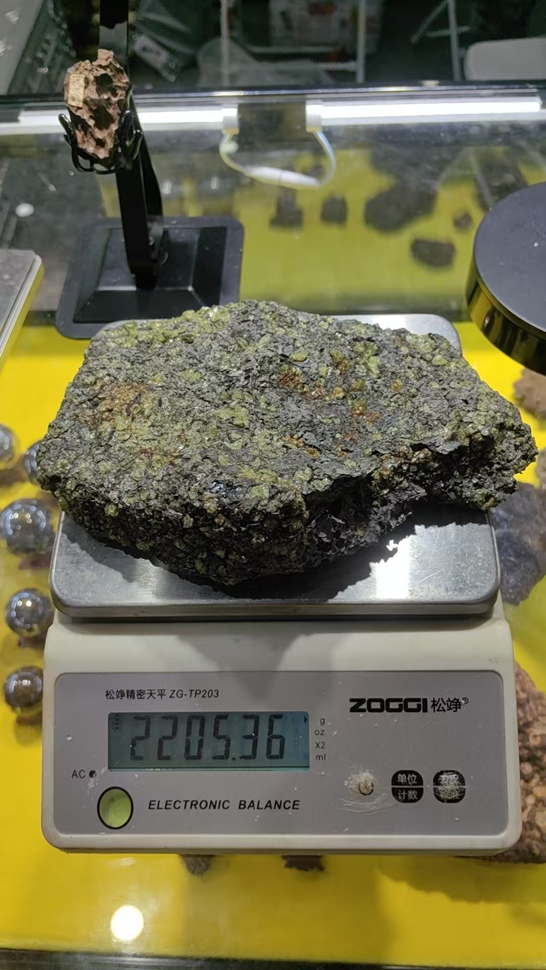 Craft-etched Seymchan Main Group Pallasite (Surface Find), 2205g | Etching technique record