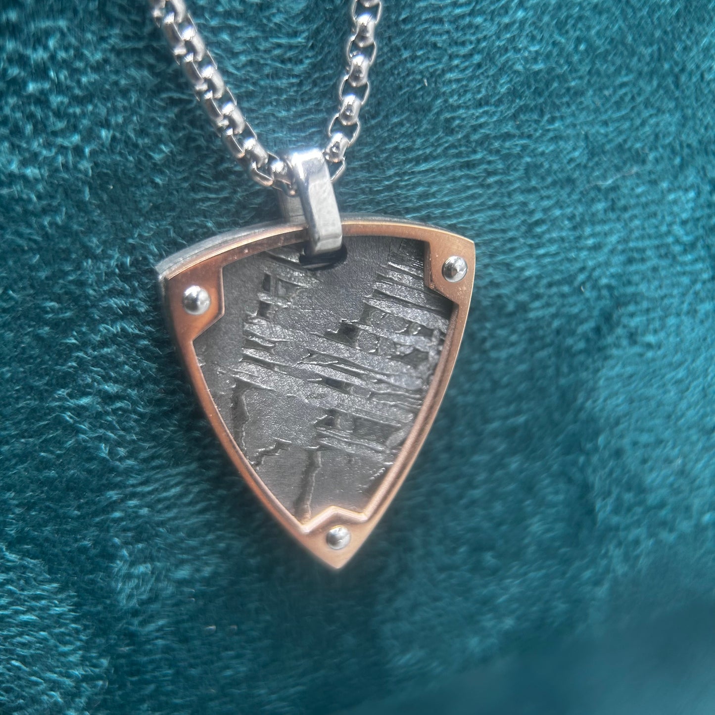 Iron meteorite Necklace pendant,Widmanstätten Pattern,28*24*4mm, Iron shield Necklace,Unique Celestial Gift.
