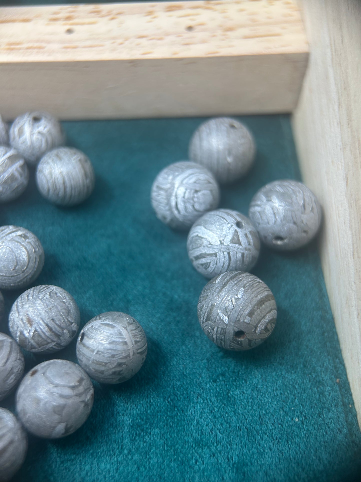 Iron meteorite Bead/Meteorite Specimen/Meteorite Ball/Meteorite Stone/Crystal Meteorite/Meteorite Chips/Meteorite Fragment