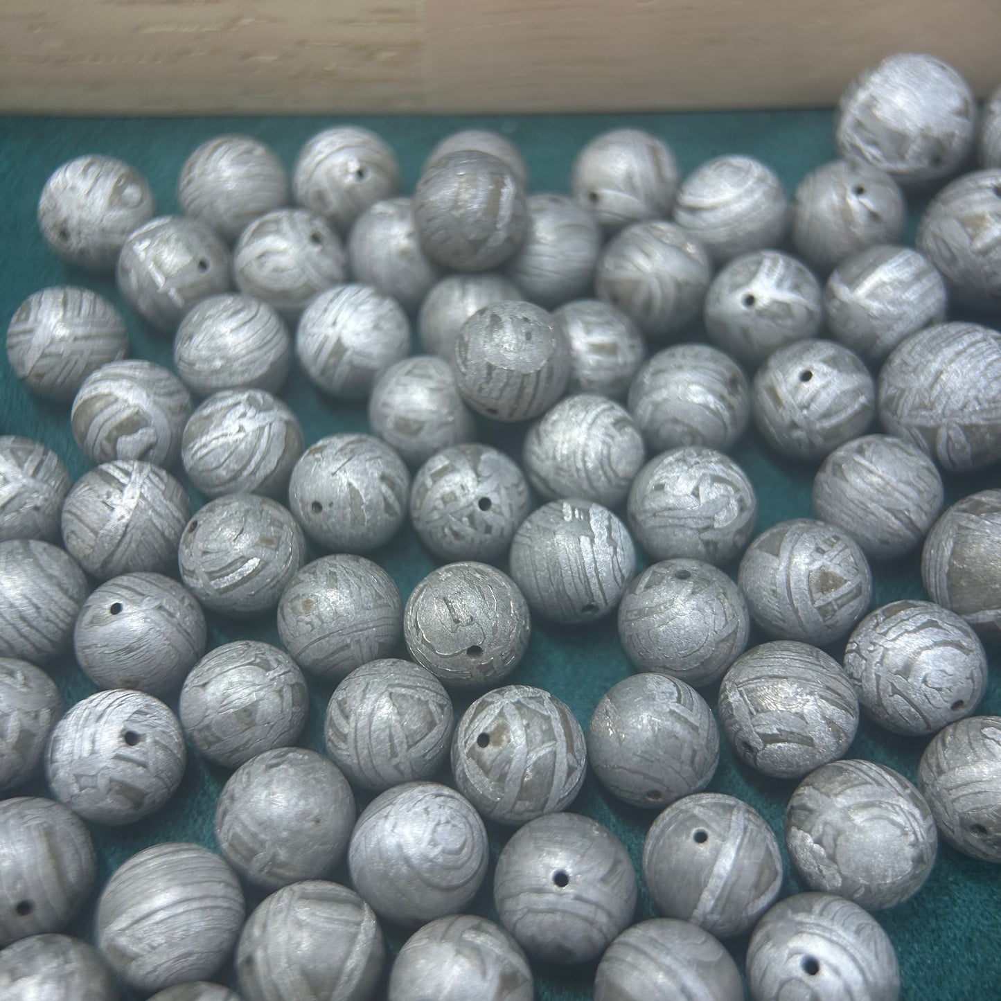 Iron meteorite Bead/Meteorite Specimen/Meteorite Ball/Meteorite Stone/Crystal Meteorite/Meteorite Chips/Meteorite Fragment