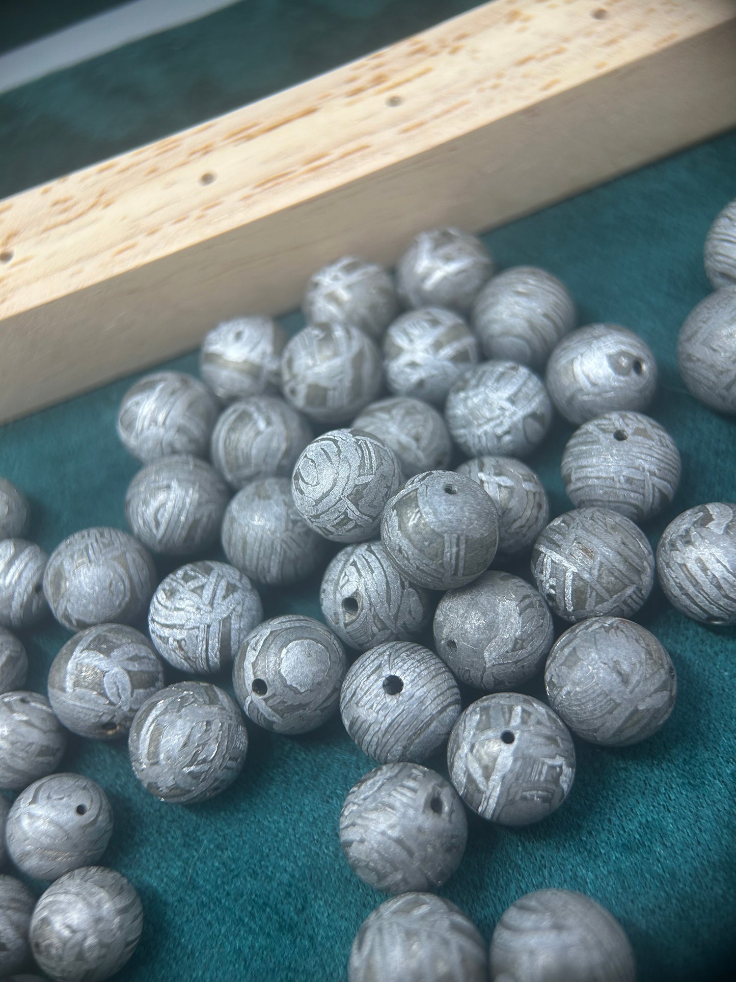 Iron meteorite Bead/Meteorite Specimen/Meteorite Ball/Meteorite Stone/Crystal Meteorite/Meteorite Chips/Meteorite Fragment