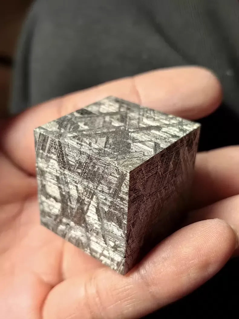 Cubo de meteorito Muonionalusta permitido, cubo perfecto