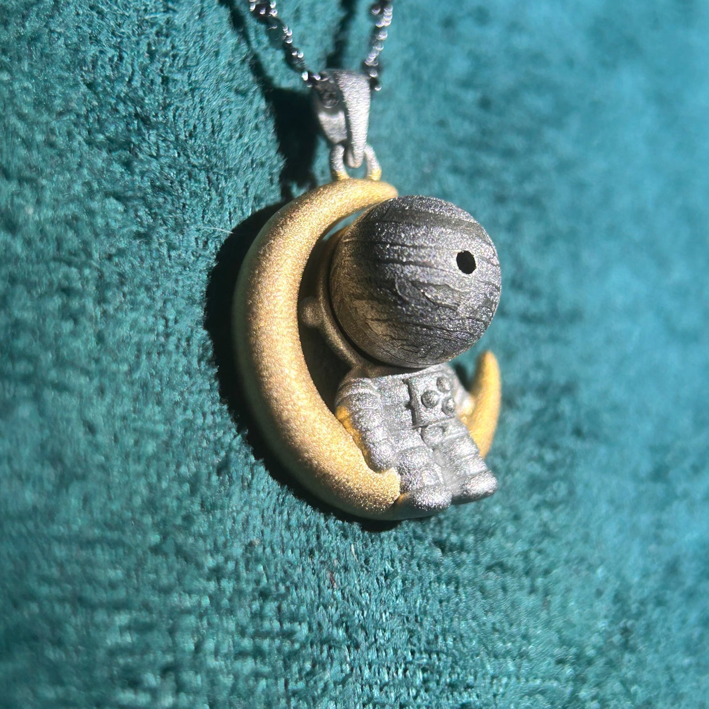 Aletai Meteorite Bead Astronaut Pendant Necklace – 925 Sterling Silver, 48cm