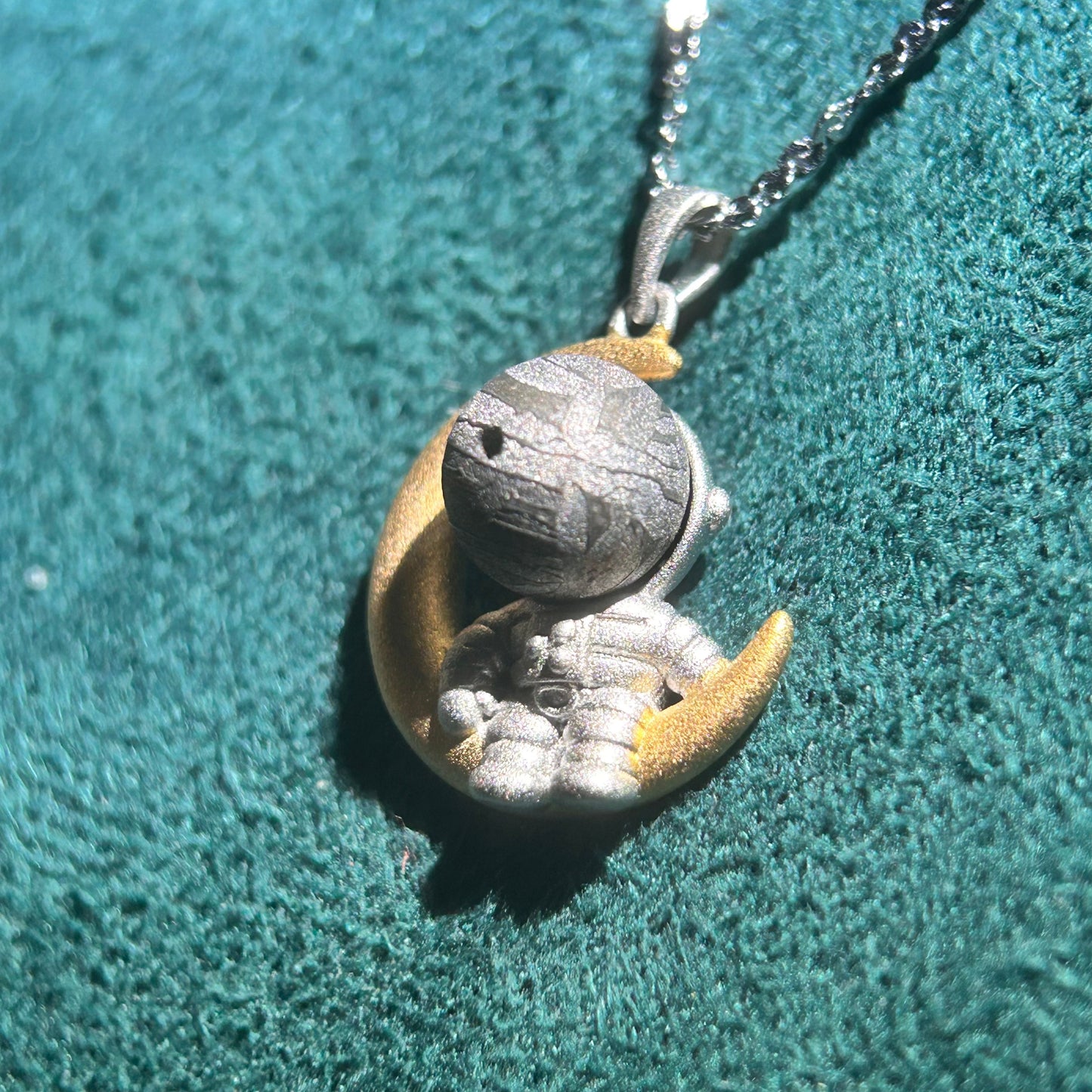Aletai Meteorite Bead Astronaut Pendant Necklace – 925 Sterling Silver, 48cm