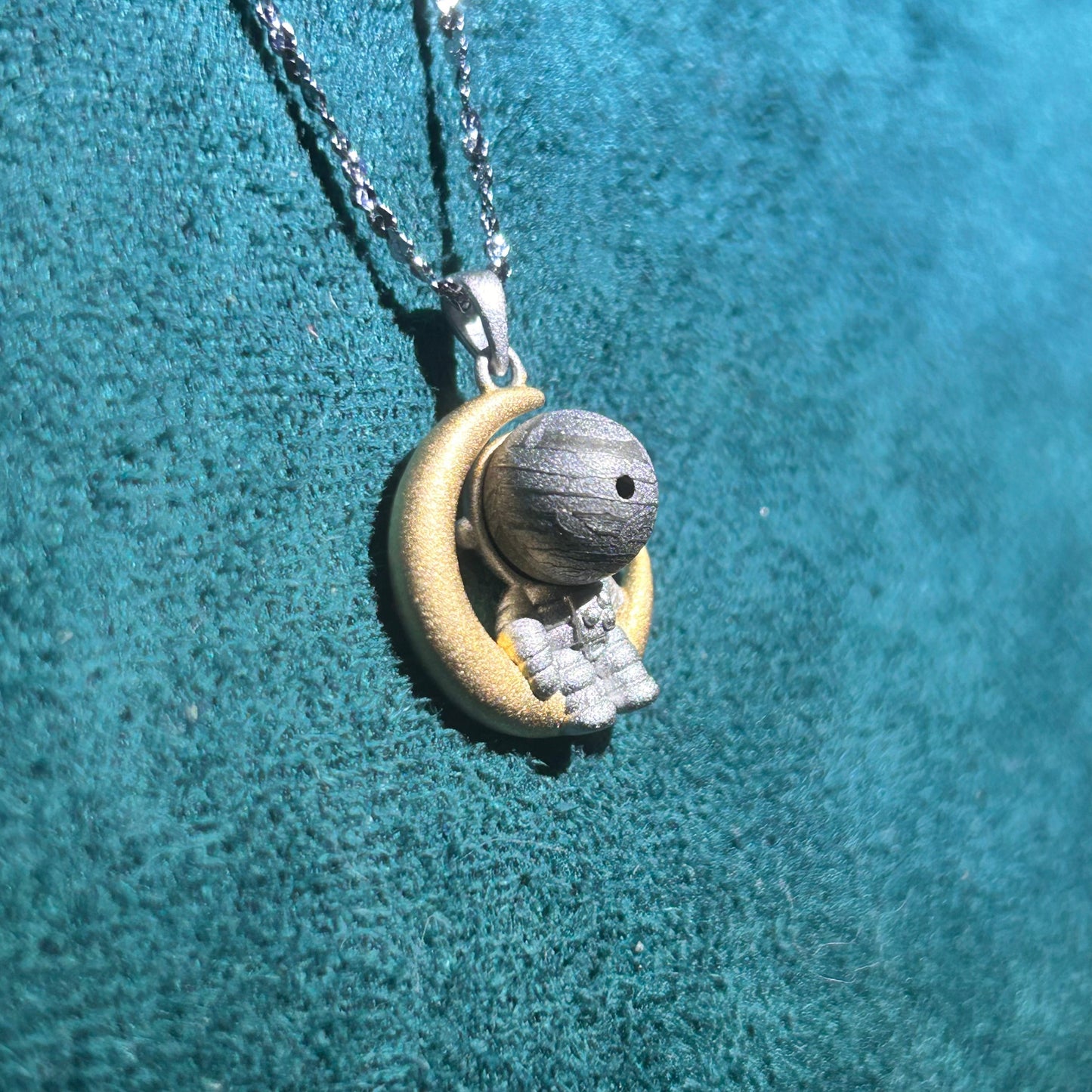 Aletai Meteorite Bead Astronaut Pendant Necklace – 925 Sterling Silver, 48cm