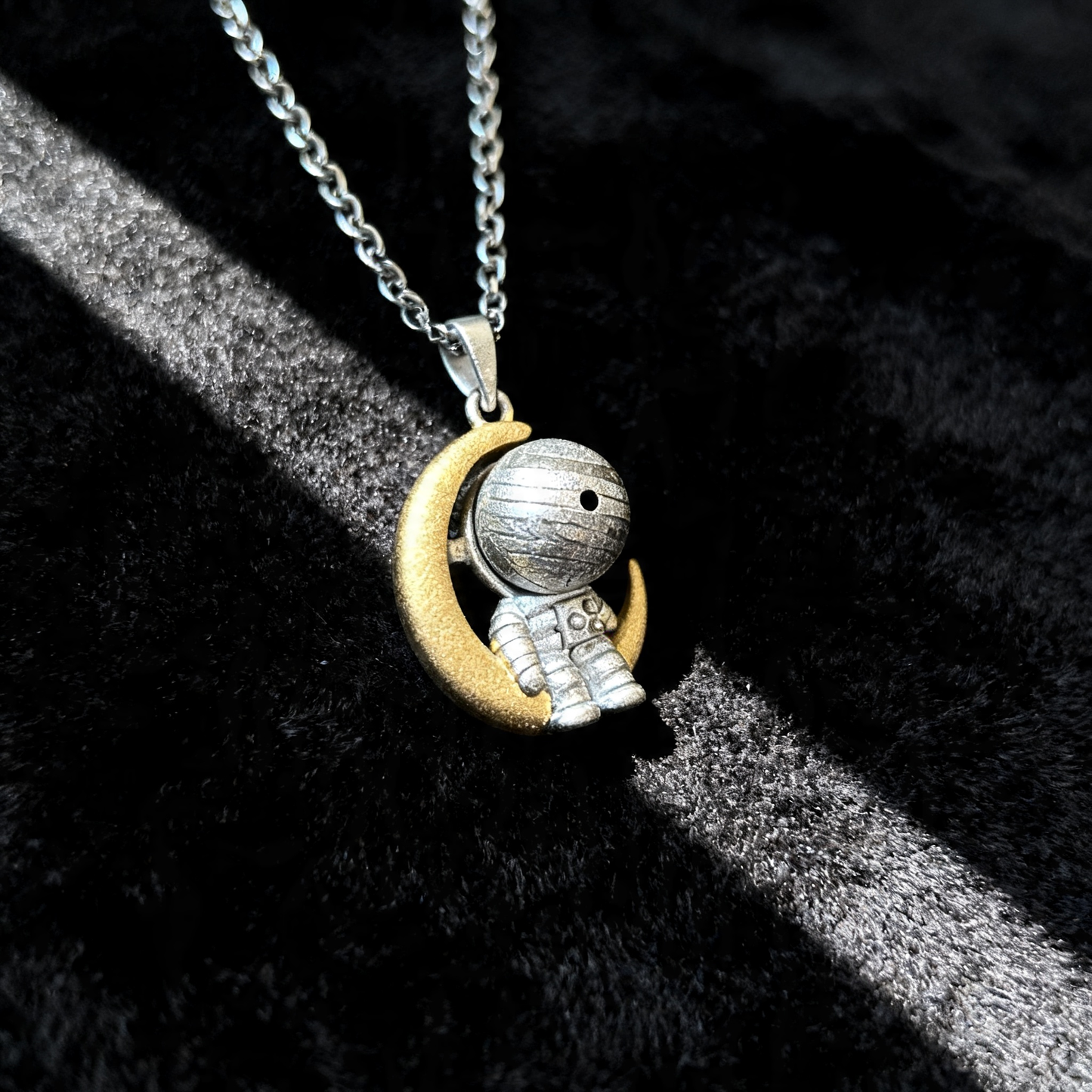 Aletai Meteorite Bead Astronaut Pendant Necklace – 925 Sterling Silver, 48cm