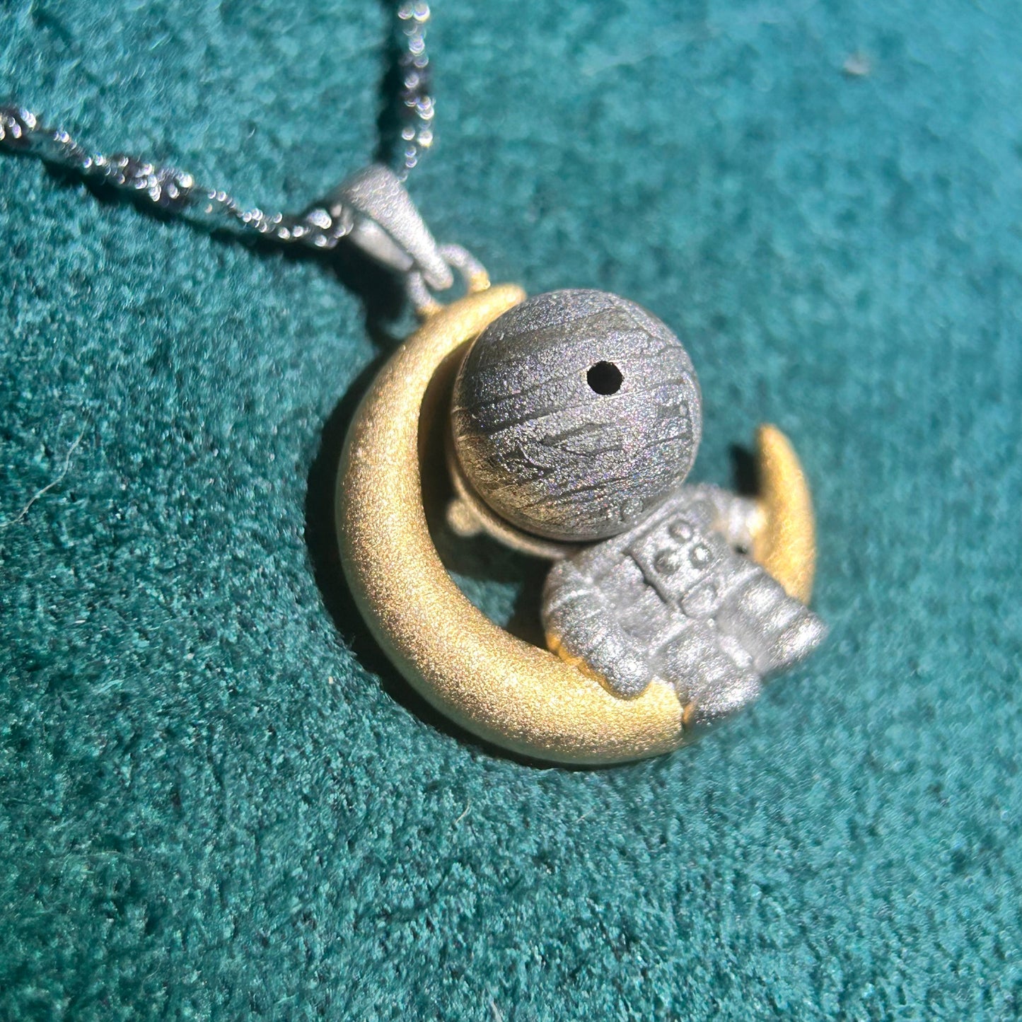 Aletai Meteorite Bead Astronaut Pendant Necklace – 925 Sterling Silver, 48cm