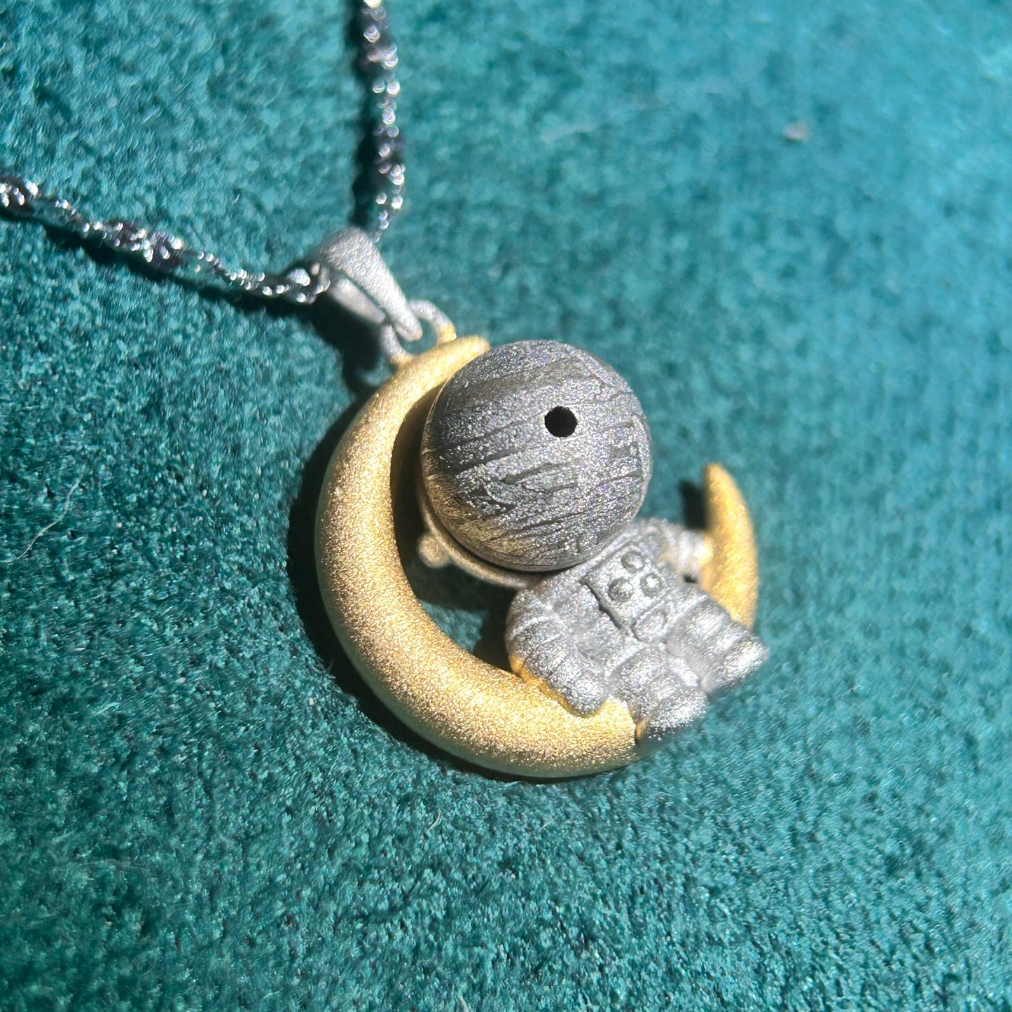 Aletai Meteorite Bead Astronaut Pendant Necklace – 925 Sterling Silver, 48cm