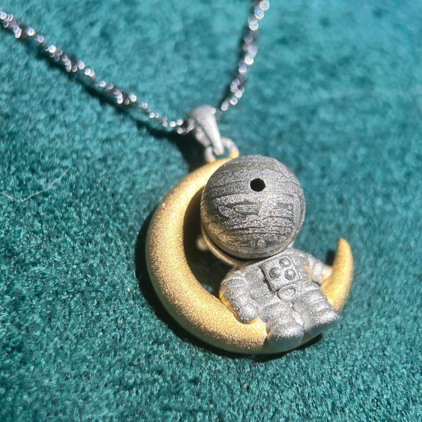 Aletai Meteorite Bead Astronaut Pendant Necklace – 925 Sterling Silver, 48cm