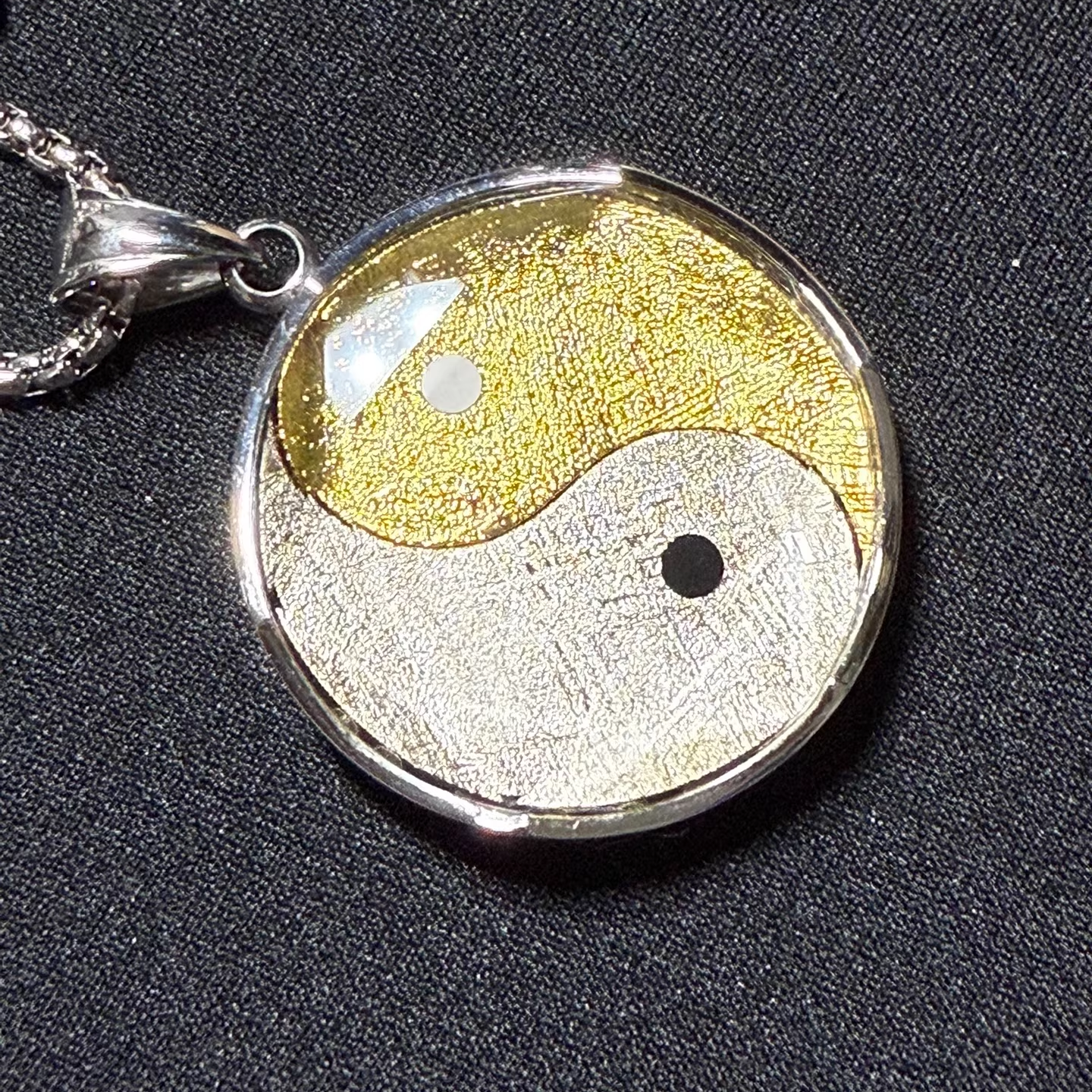 Colgante Yin-Yang de Meteorito Muonionalusta / Colgante de Meteorito de Hierro Muonionalusta con cadena, caja de regalo y certificado de autenticidad