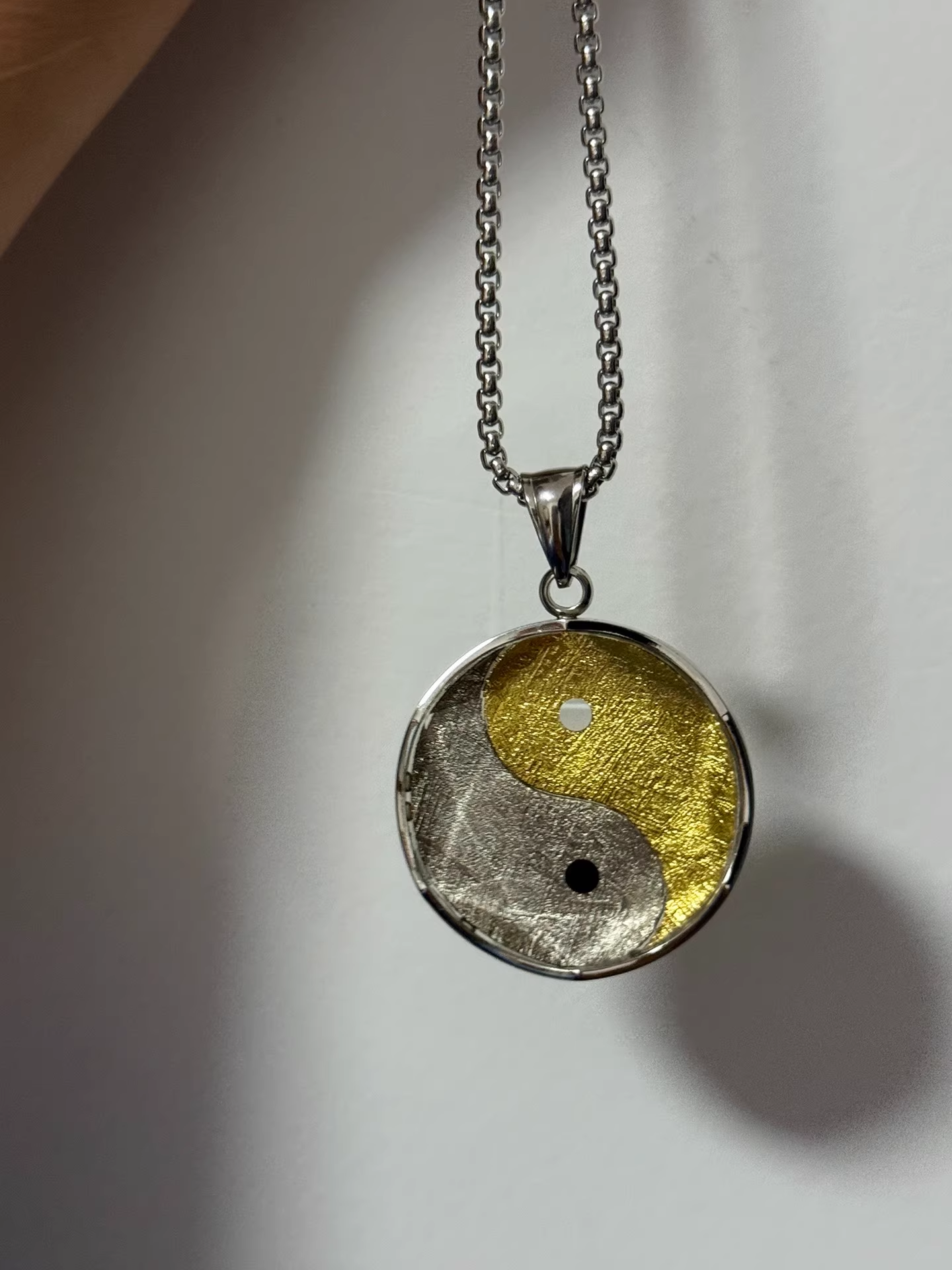 Colgante Yin-Yang de Meteorito Muonionalusta / Colgante de Meteorito de Hierro Muonionalusta con cadena, caja de regalo y certificado de autenticidad