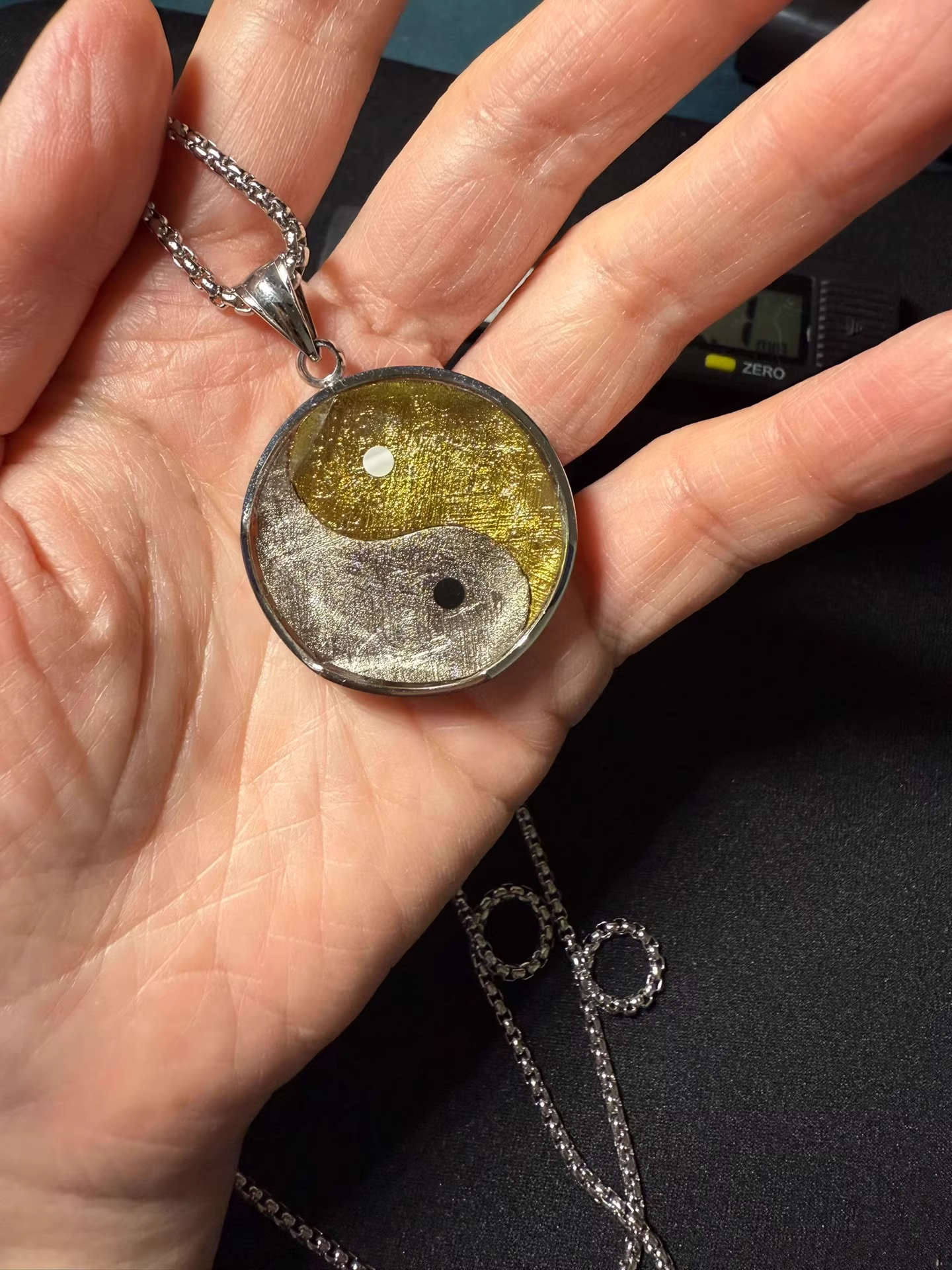 Colgante Yin-Yang de Meteorito Muonionalusta / Colgante de Meteorito de Hierro Muonionalusta con cadena, caja de regalo y certificado de autenticidad