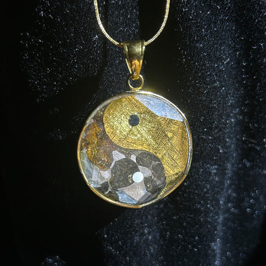 Cosmic Balance Tai Chi Pendant: Sericho Pallasite, Muonionalusta Meteorite (Certificate, Gift Box)
