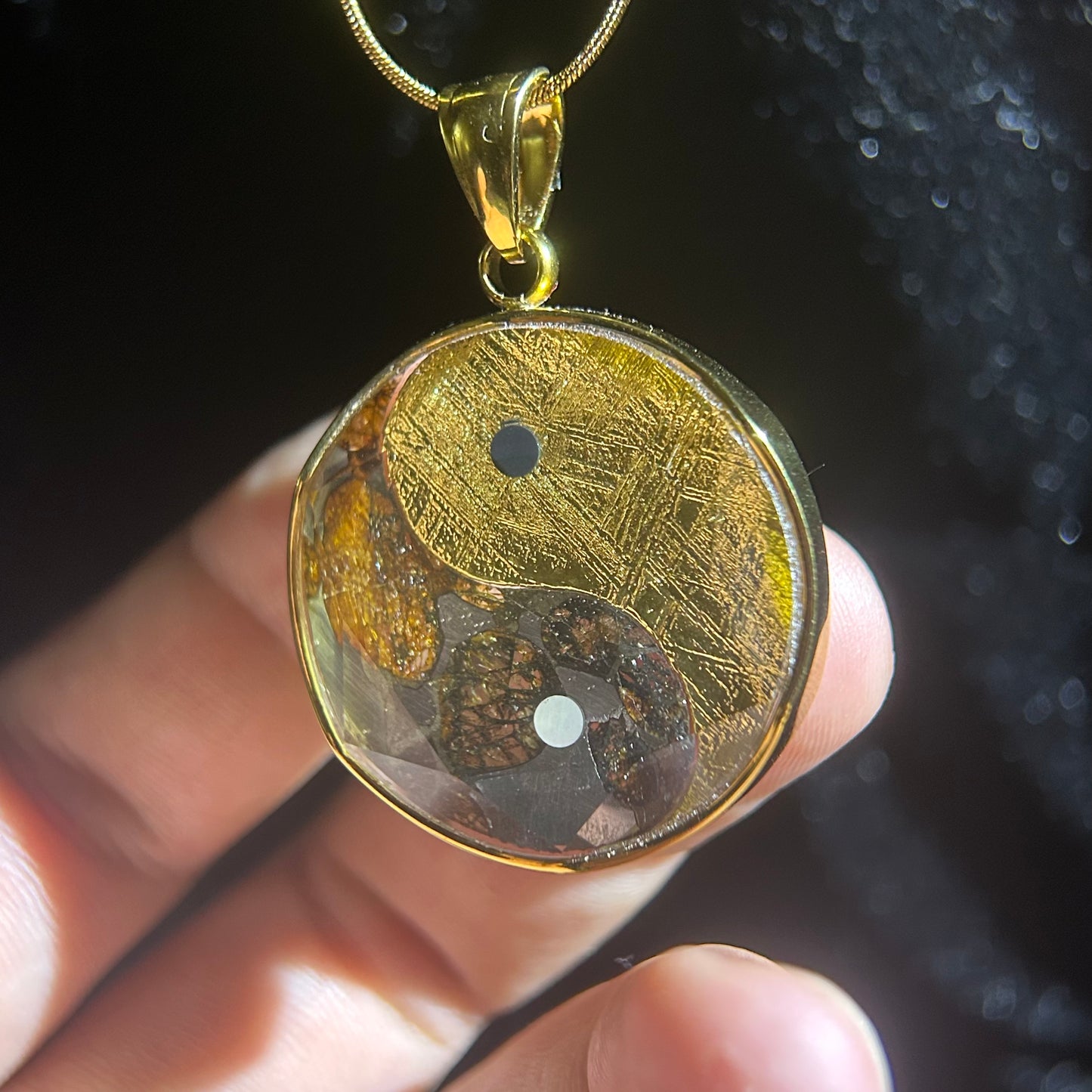 Cosmic Balance Tai Chi Pendant: Sericho Pallasite, Muonionalusta Meteorite (Certificate, Gift Box)