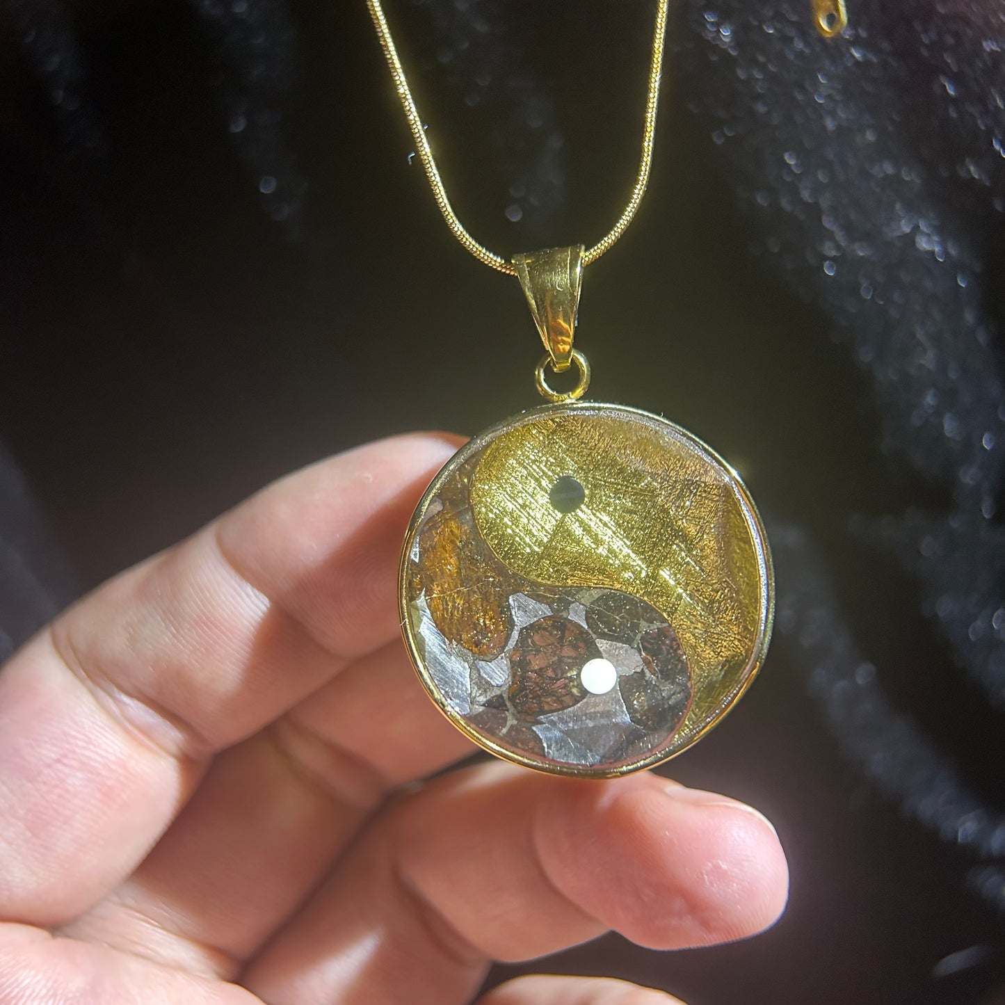 Cosmic Balance Tai Chi Pendant: Sericho Pallasite, Muonionalusta Meteorite (Certificate, Gift Box)