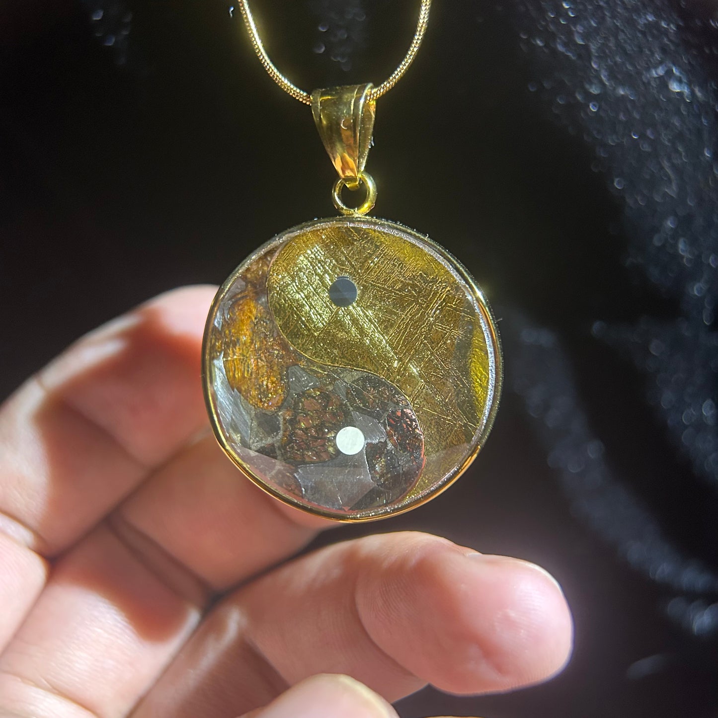 Cosmic Balance Tai Chi Pendant: Sericho Pallasite, Muonionalusta Meteorite (Certificate, Gift Box)