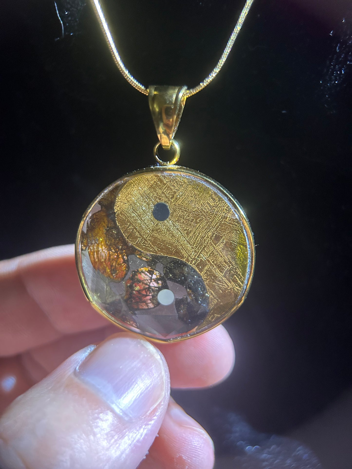 Cosmic Balance Tai Chi Pendant: Sericho Pallasite, Muonionalusta Meteorite (Certificate, Gift Box)