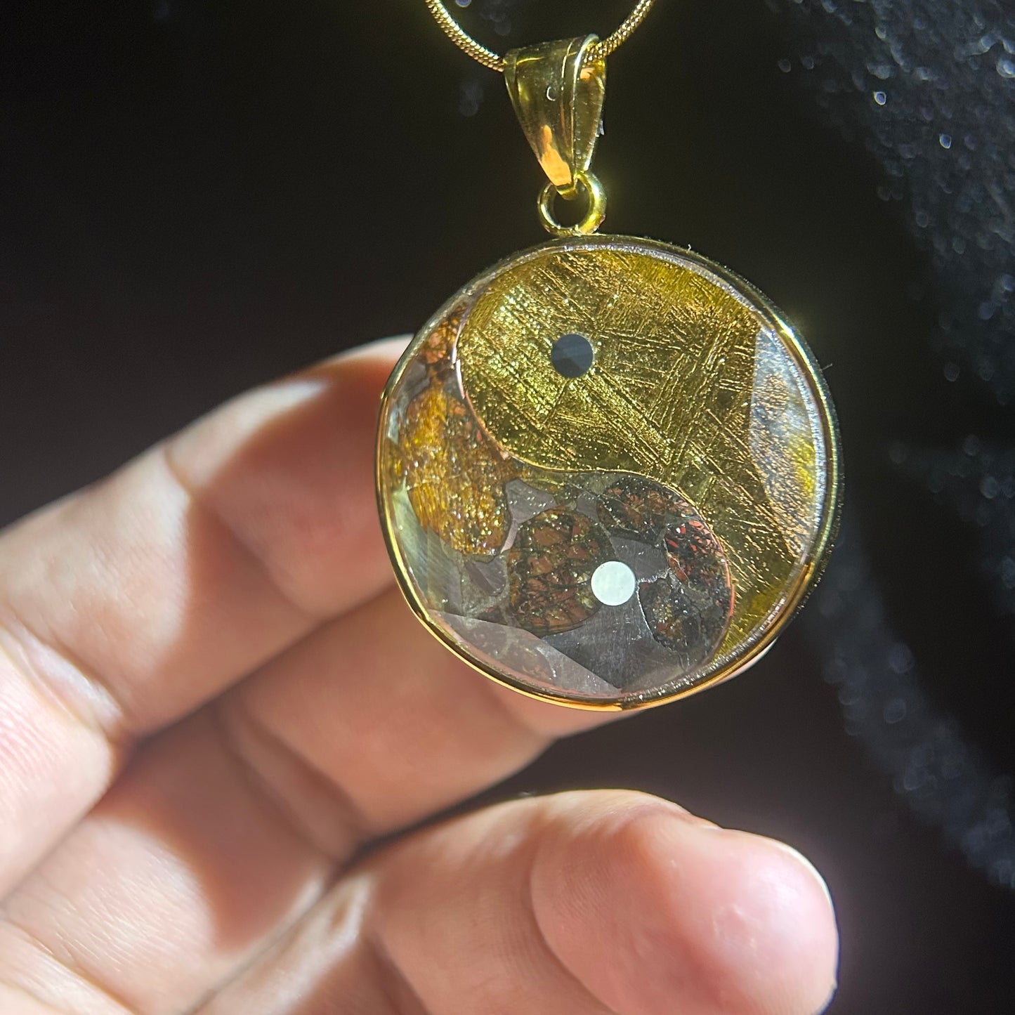 Cosmic Balance Tai Chi Pendant: Sericho Pallasite, Muonionalusta Meteorite (Certificate, Gift Box)