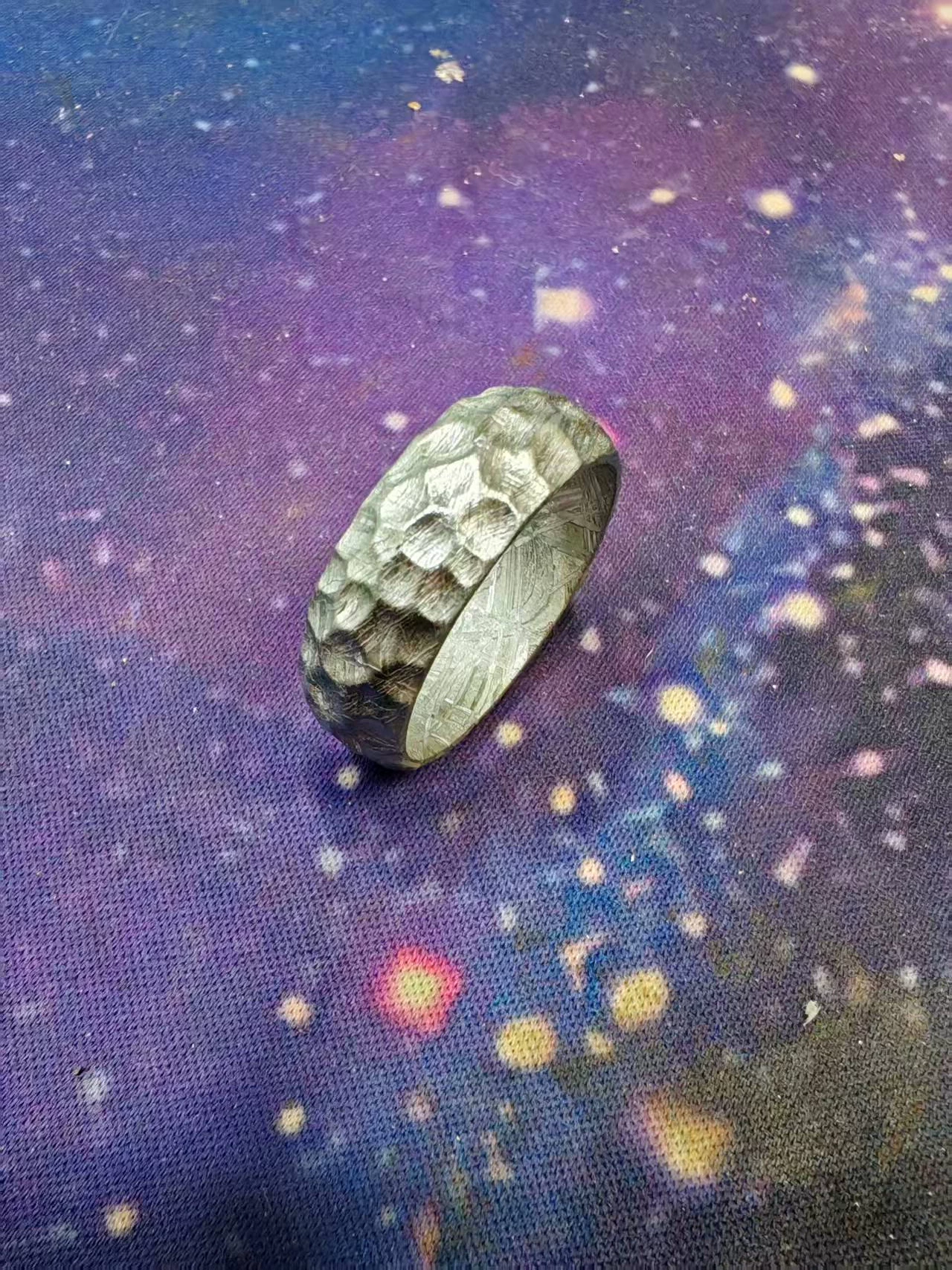 Crater Band: 100% Natural Muonionalusta Meteorite Ring