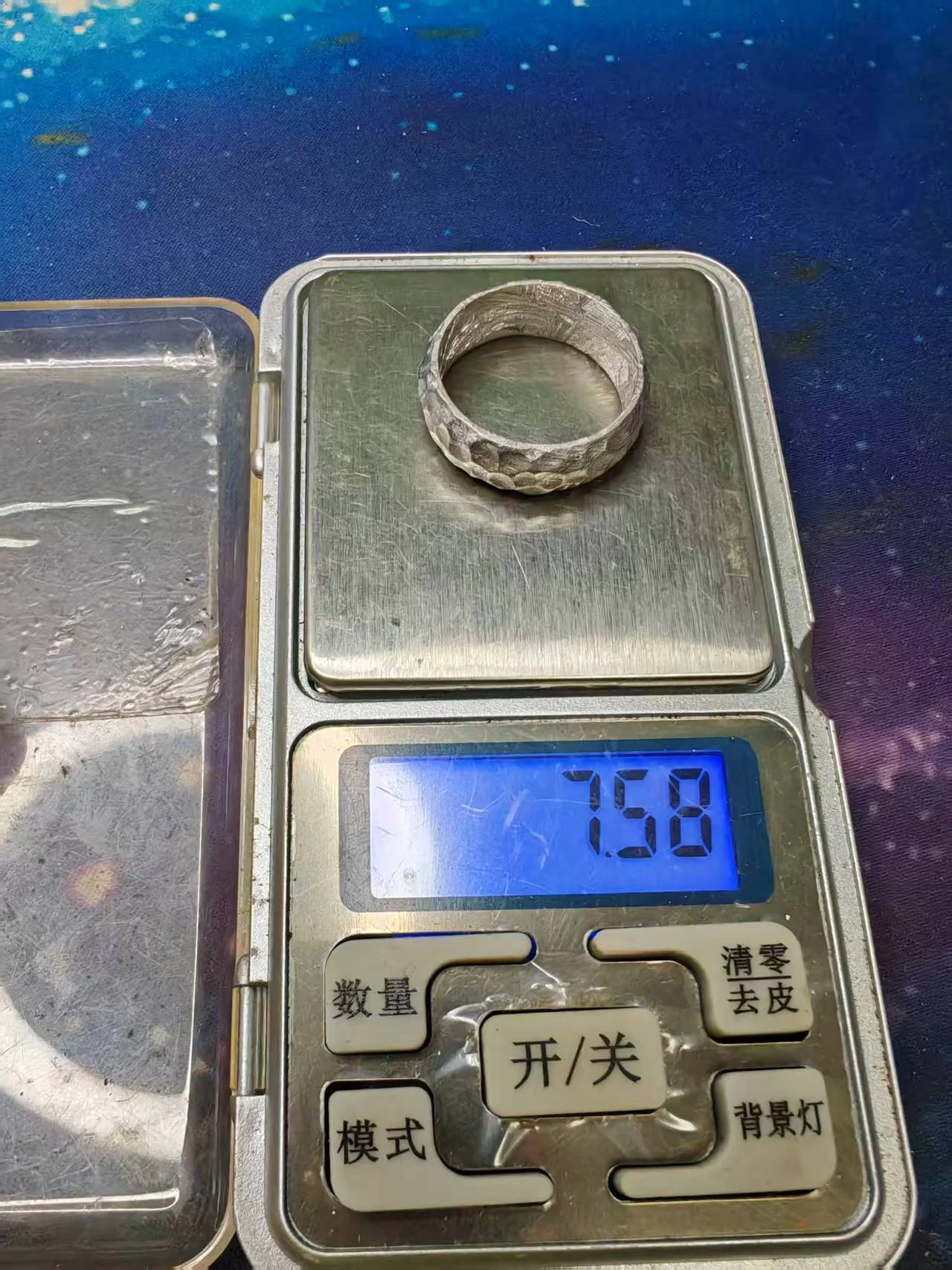 Crater Band: 100% Natural Muonionalusta Meteorite Ring