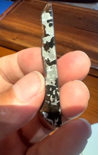 Rare Eagle Station Heihe Shengli Pallasite Slice – 40 × 5 × 3 mm – Nickel-Iron Matrix with Olivine