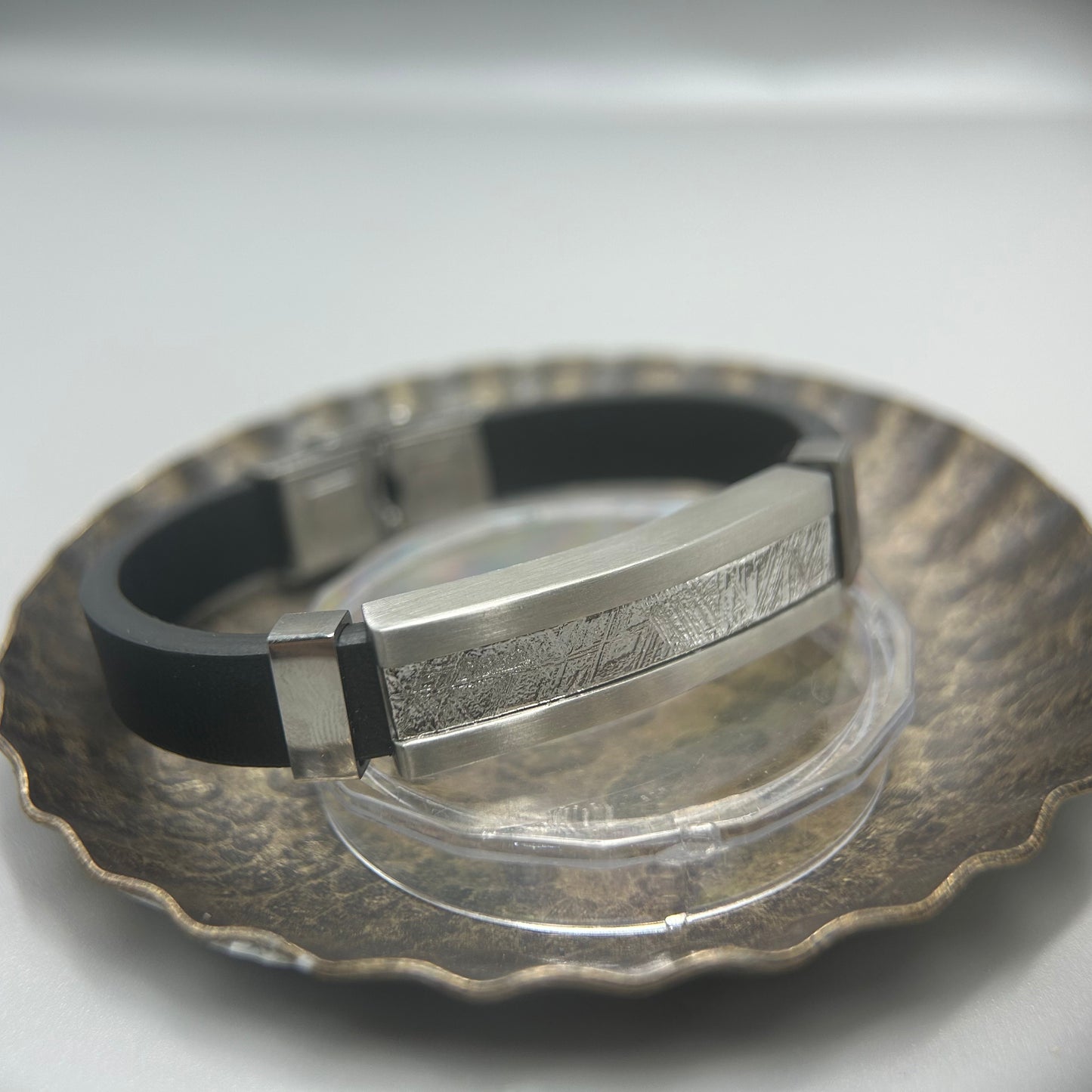 Iron Meteorite Bracelet — 30×12mm Etched Inlay | Widmanstätten Pattern — COA & Gift Box