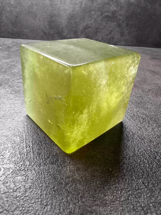 Libyan Desert Glass Cube – 30 mm – High-Transparency Desert Tektite Crystal – Certificate & Gift Box Included