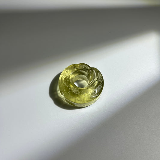 リビア砂漠ガラス ドーナツペンダントネックレス 30mm – 本物のLDGテクタイト衝突ガラス製パイディスク、螺旋彫刻、宇宙コレクター向けギフト