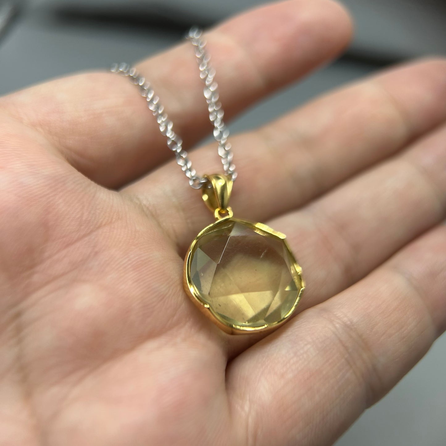 Libyan Desert Glass Satellite Pendant – Genuine Impactite Meteorite Gem| 20 mm Round Cut| Golden Cosmic Jewelry Gift|Limited Holiday Edition