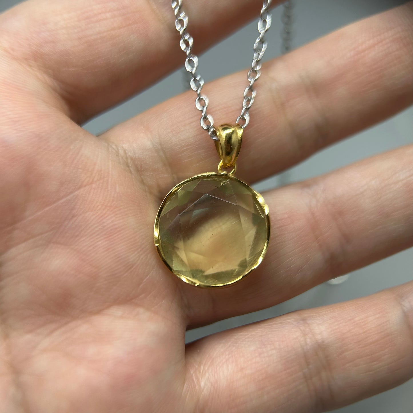 Libyan Desert Glass Satellite Pendant – Genuine Impactite Meteorite Gem| 20 mm Round Cut| Golden Cosmic Jewelry Gift|Limited Holiday Edition