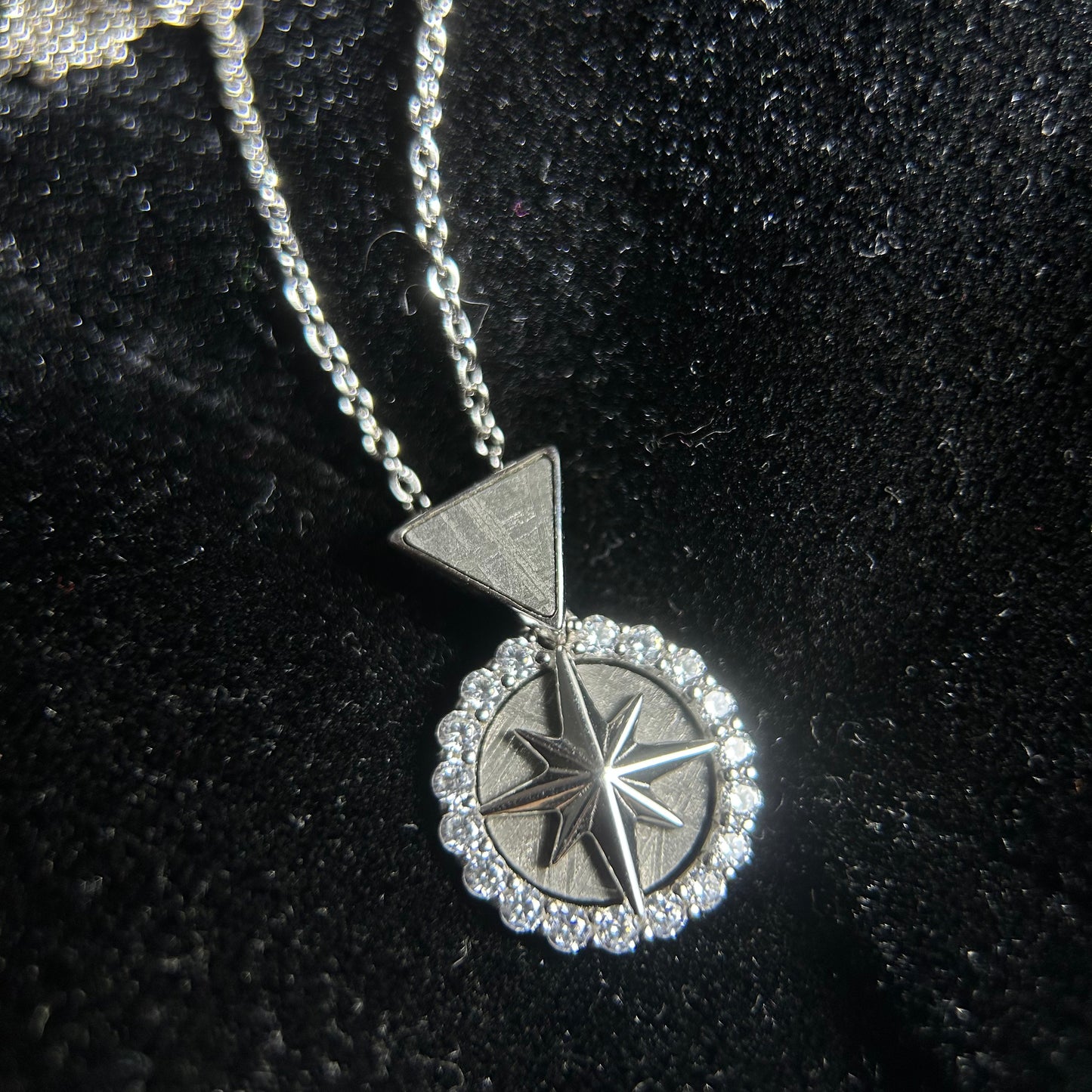 Muonionalusta Iron Meteorite Pendant Necklace – 925 Sterling Silver Compass Star Medallion, 27x15.2x3.1mm, Real Meteorite Jewelry Gift