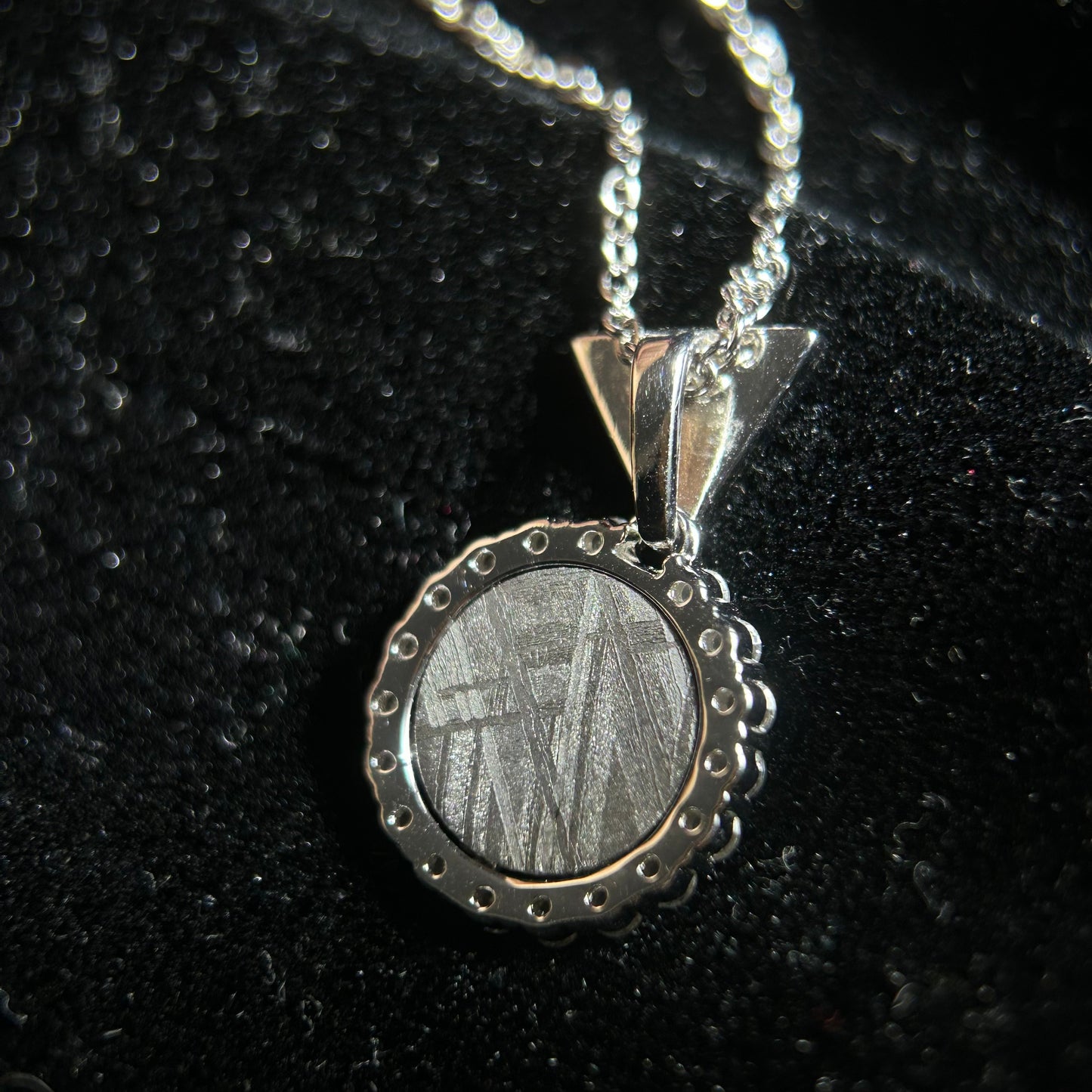 Muonionalusta Iron Meteorite Pendant Necklace – 925 Sterling Silver Compass Star Medallion, 27x15.2x3.1mm, Real Meteorite Jewelry Gift