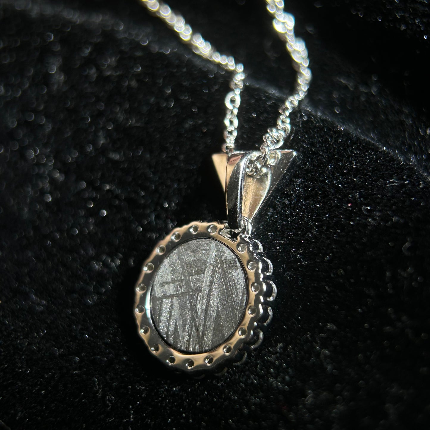 Muonionalusta Iron Meteorite Pendant Necklace – 925 Sterling Silver Compass Star Medallion, 27x15.2x3.1mm, Real Meteorite Jewelry Gift
