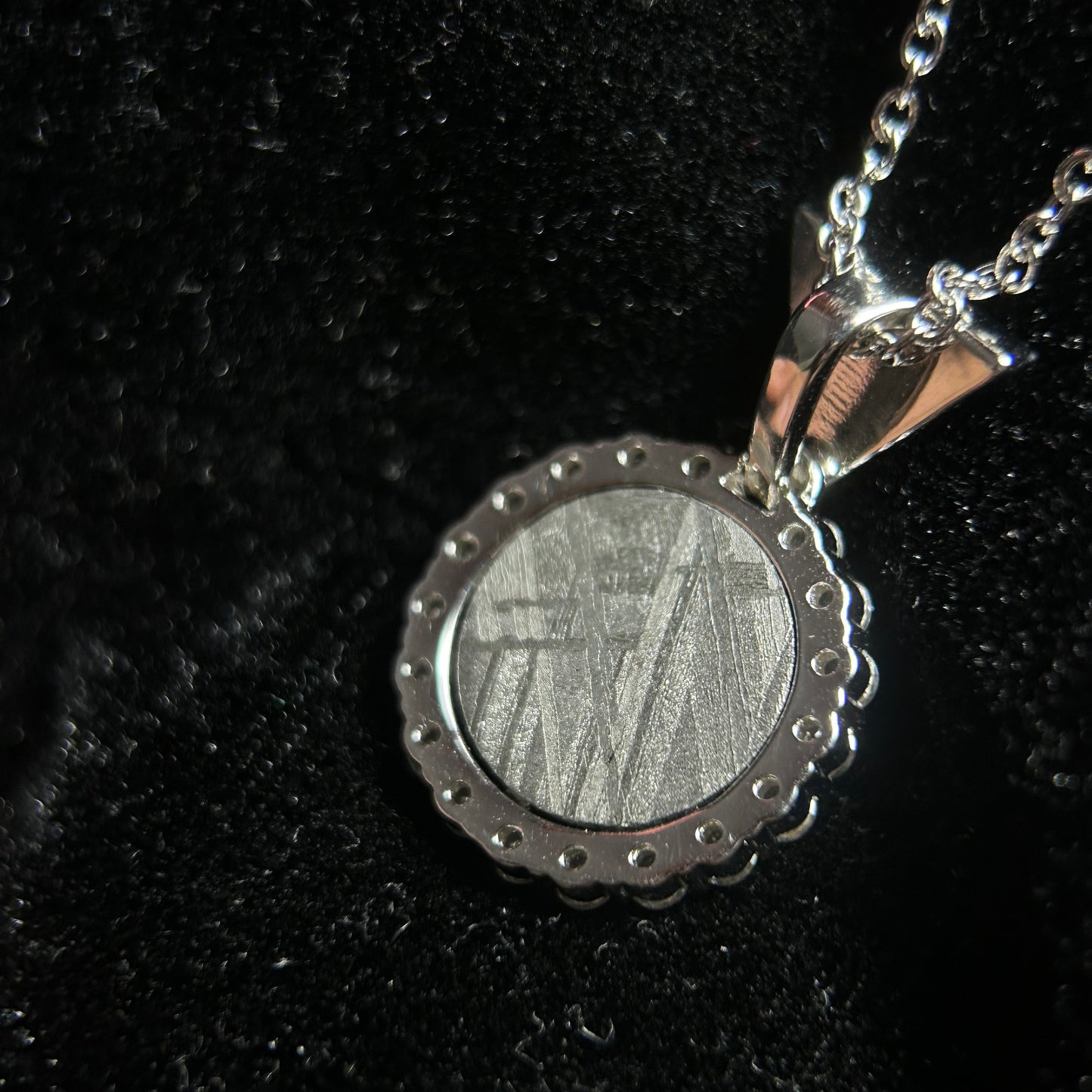 Muonionalusta Iron Meteorite Pendant Necklace – 925 Sterling Silver Compass Star Medallion, 27x15.2x3.1mm, Real Meteorite Jewelry Gift