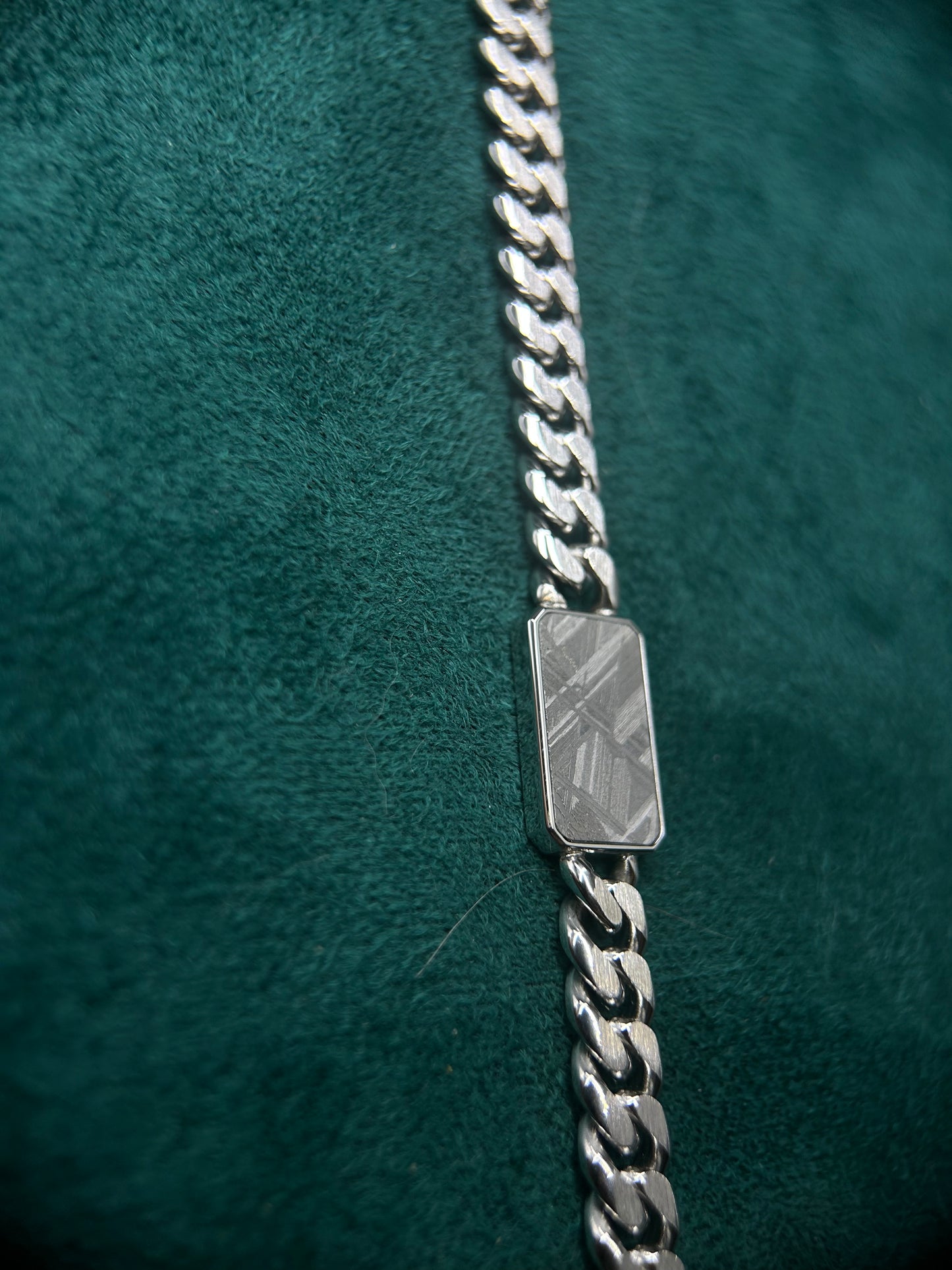 Muonionalusta Meteorite Bracelet – Fine Octahedrite from Sweden – 18 × 12 mm Slice – 17–20 cm Bracelets– Certificate & Gift Box Included