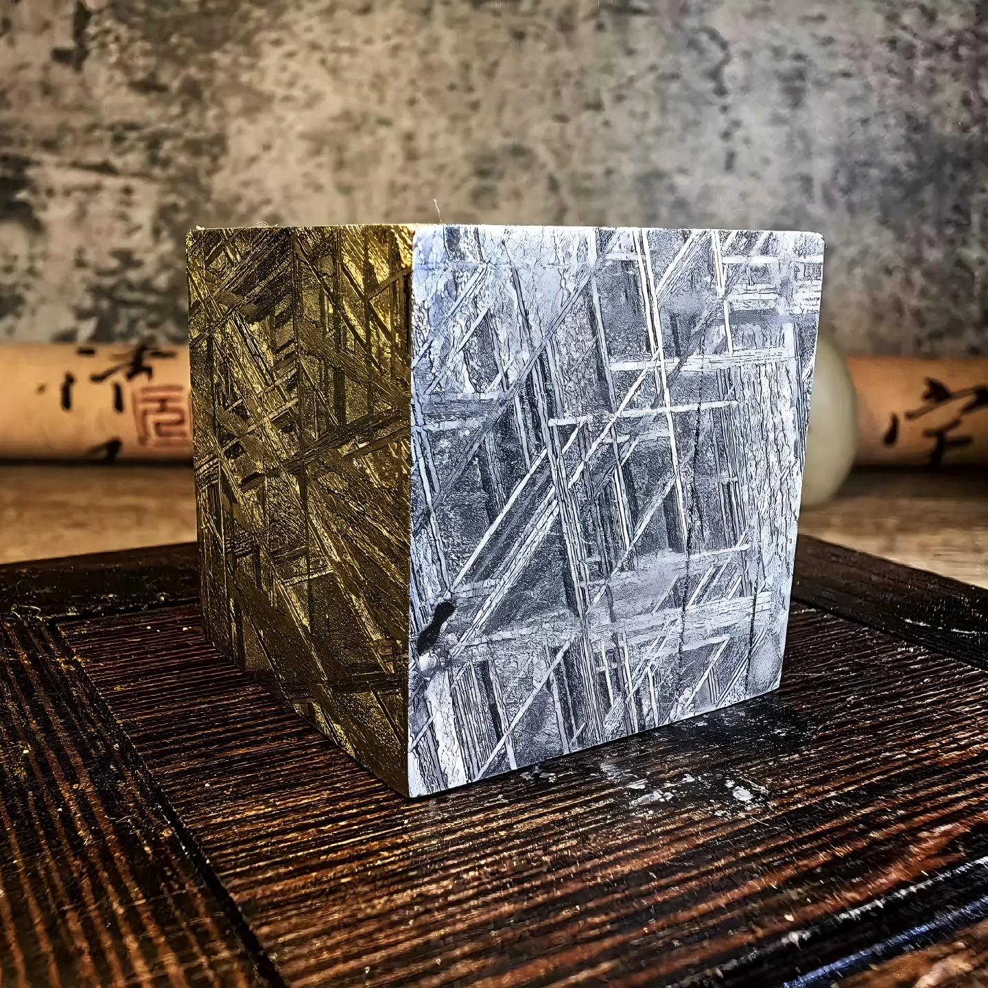 Cubo de meteorito Muonionalusta permitido, cubo perfecto