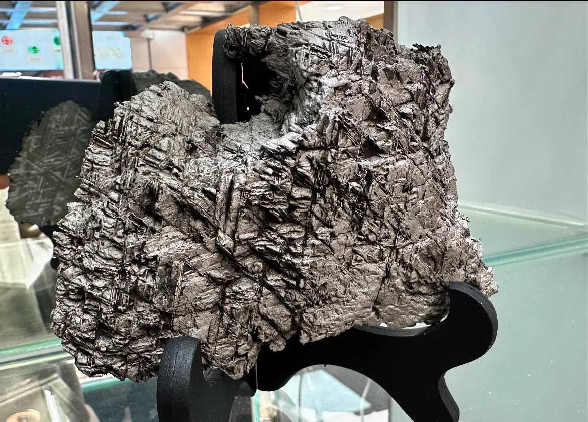 Museum Class Natural Muonionalusta meteorite/Meteorite Specimen/Meteorite Slice/Muonionalusta End cut/Meteorite Fragment 990 Grams