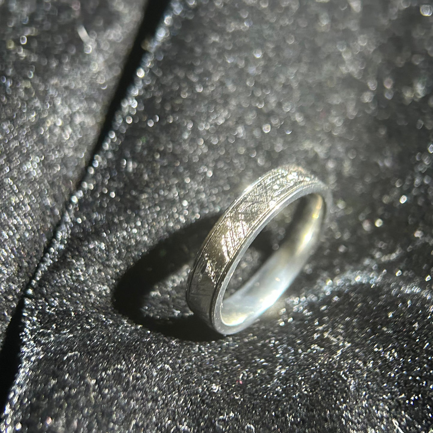 Top Muonionalusta Meteorite Ring Set | Titanium Band Set | Widmanstätten pattern Meteorite Jewelry
