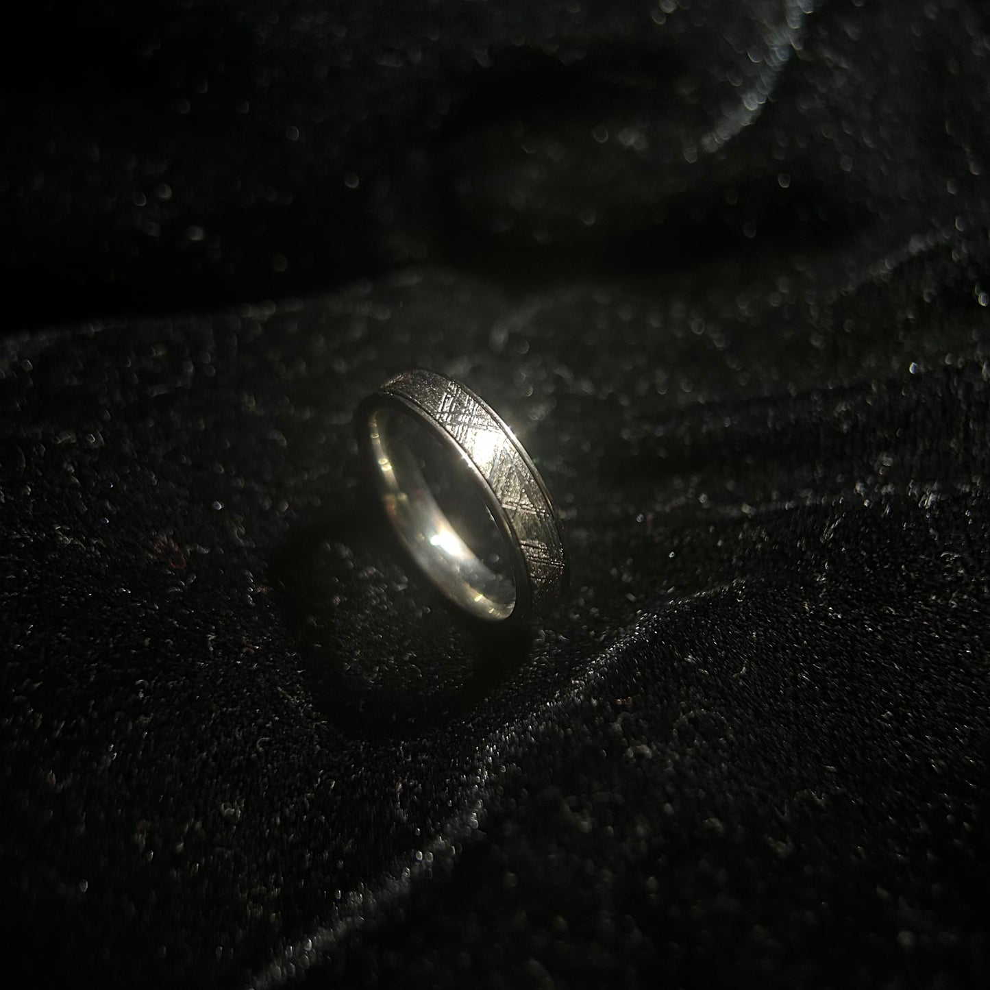 Top Muonionalusta Meteorite Ring Set | Titanium Band Set | Widmanstätten pattern Meteorite Jewelry
