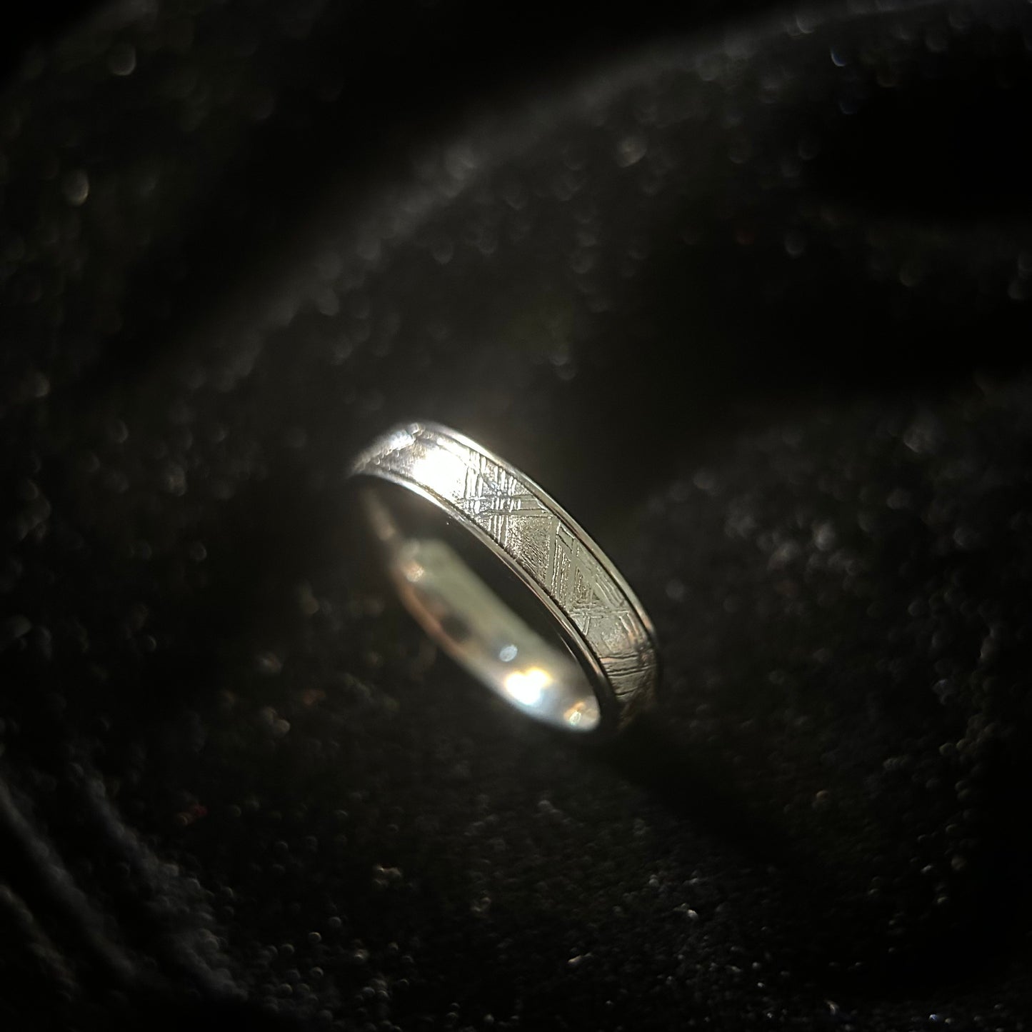 Top Muonionalusta Meteorite Ring Set | Titanium Band Set | Widmanstätten pattern Meteorite Jewelry