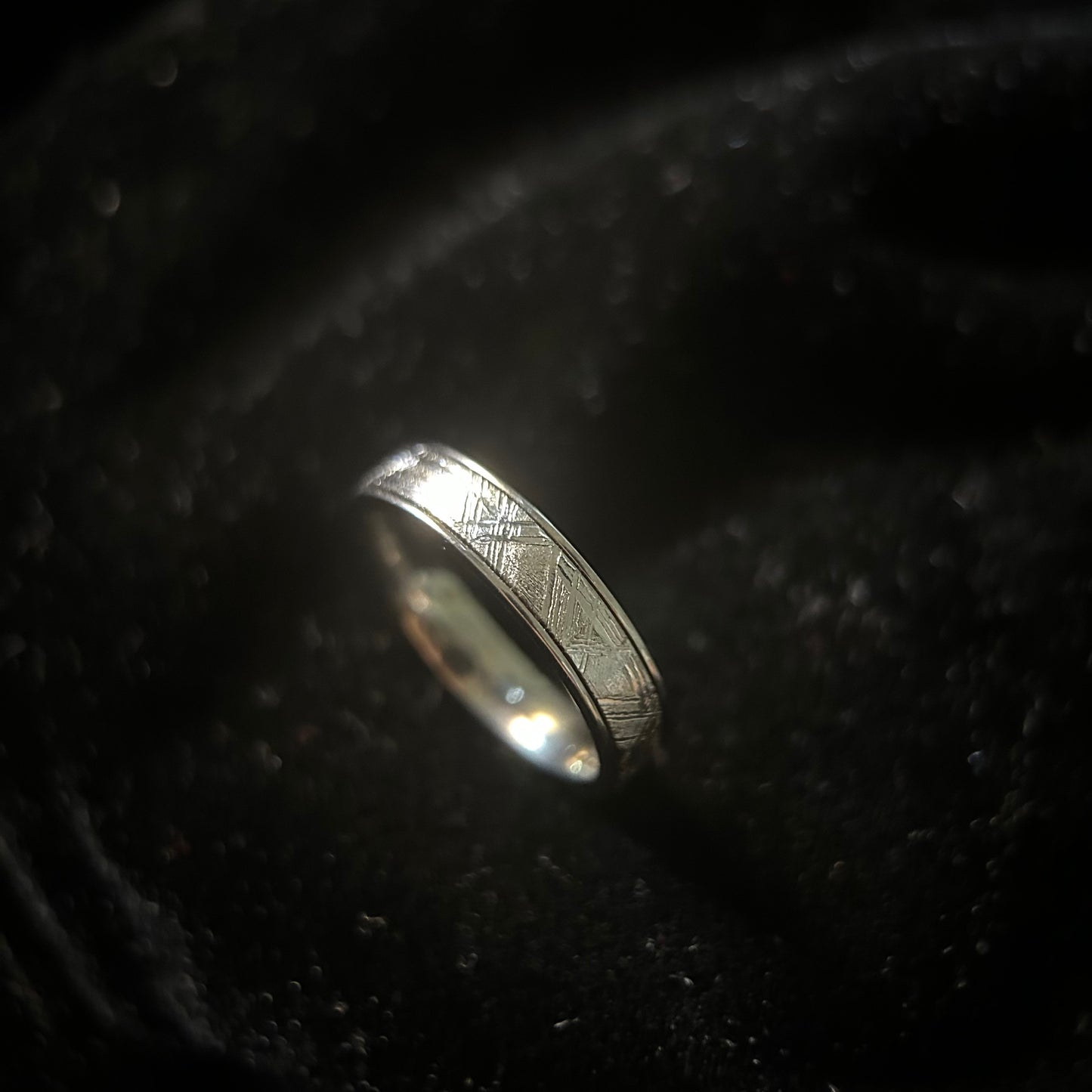 Top Muonionalusta Meteorite Ring Set | Titanium Band Set | Widmanstätten pattern Meteorite Jewelry